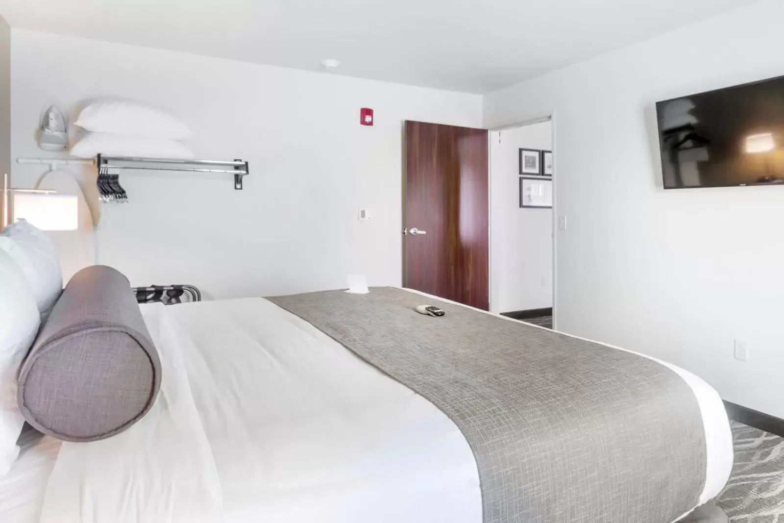 Bed in Cobblestone Hotel & Suites - Janesville Bed in Cobblestone Hotel & Suites - Janesville