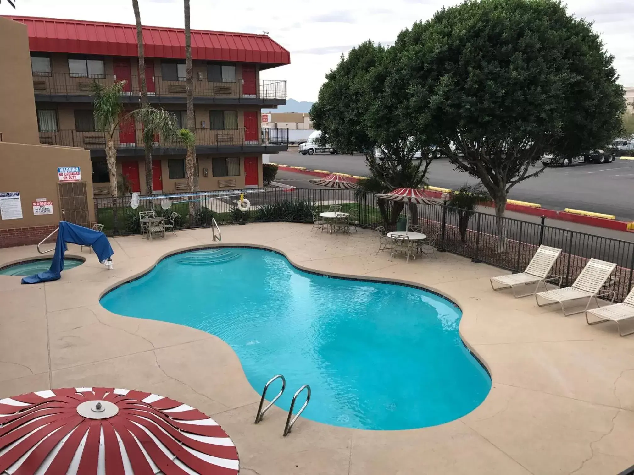 Swimming Pool in Travelers Inn - Phoenix