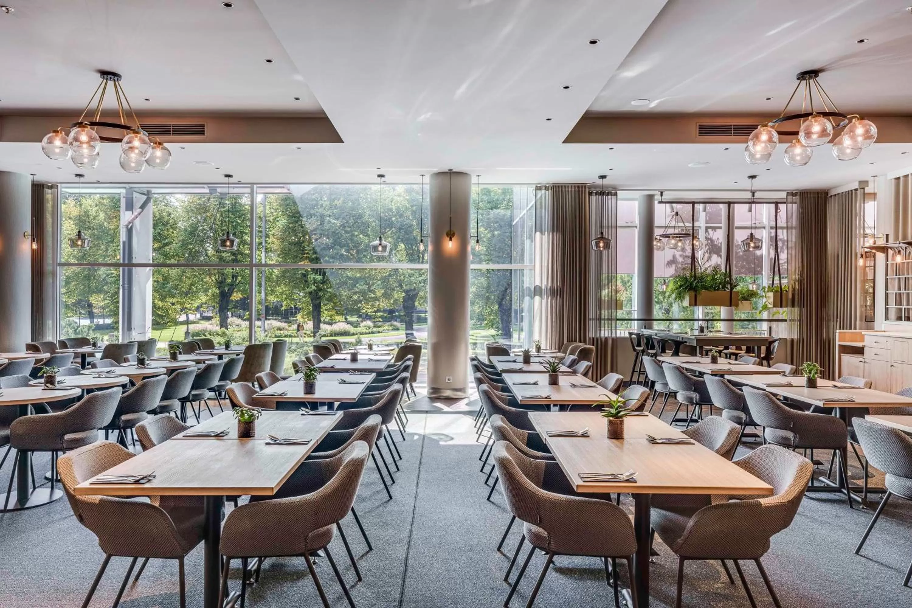 Restaurant/places to eat in Radisson Blu Latvija Conference & Spa Hotel, Riga