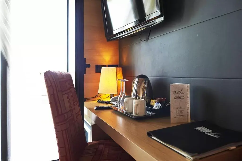 Coffee/tea facilities, TV/Entertainment Center in Hotel Resort Villa Luisa & Spa
