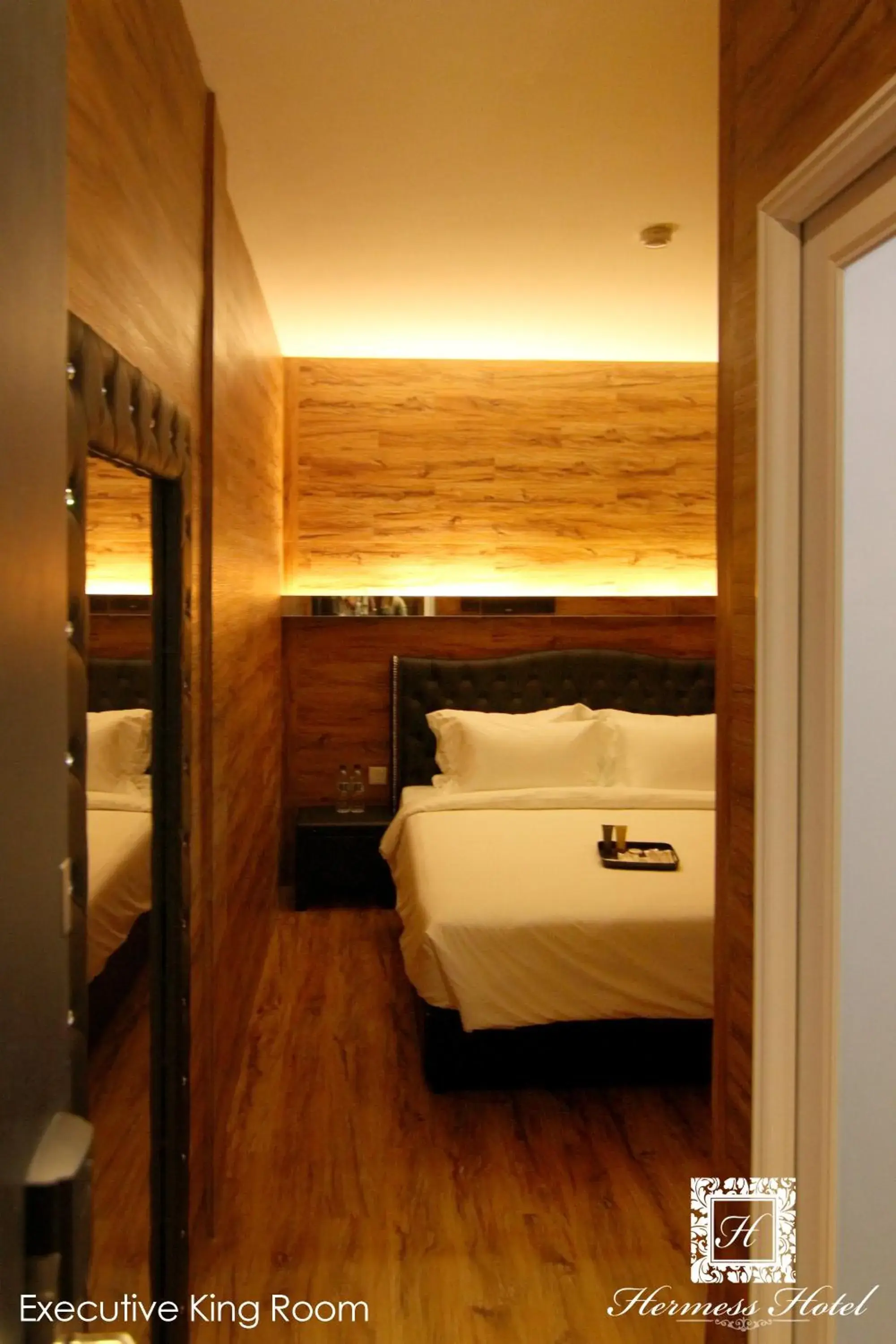Bedroom, Bathroom in Hermess Hotel