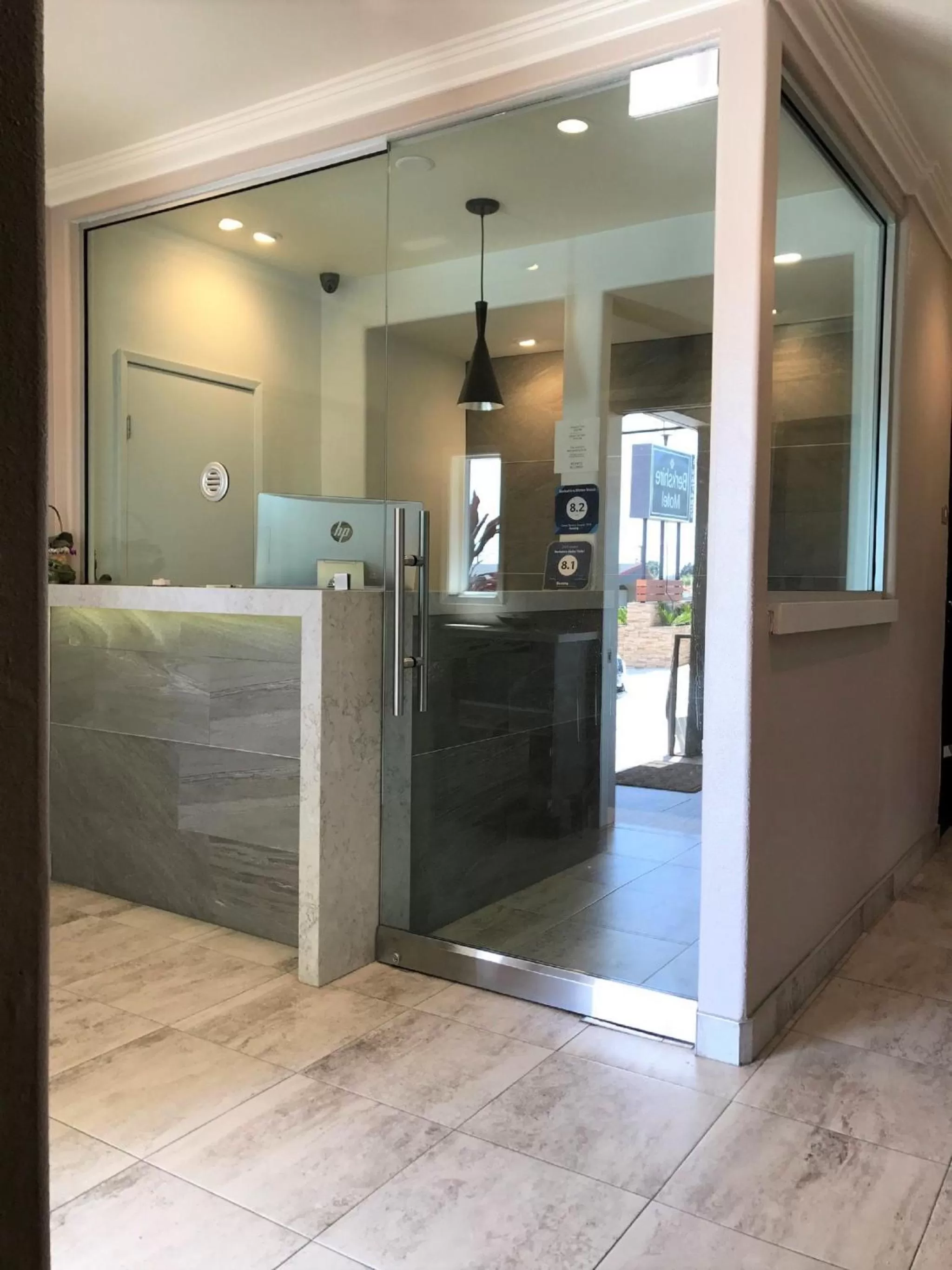 Area and facilities in Berkshire Motor Hotel