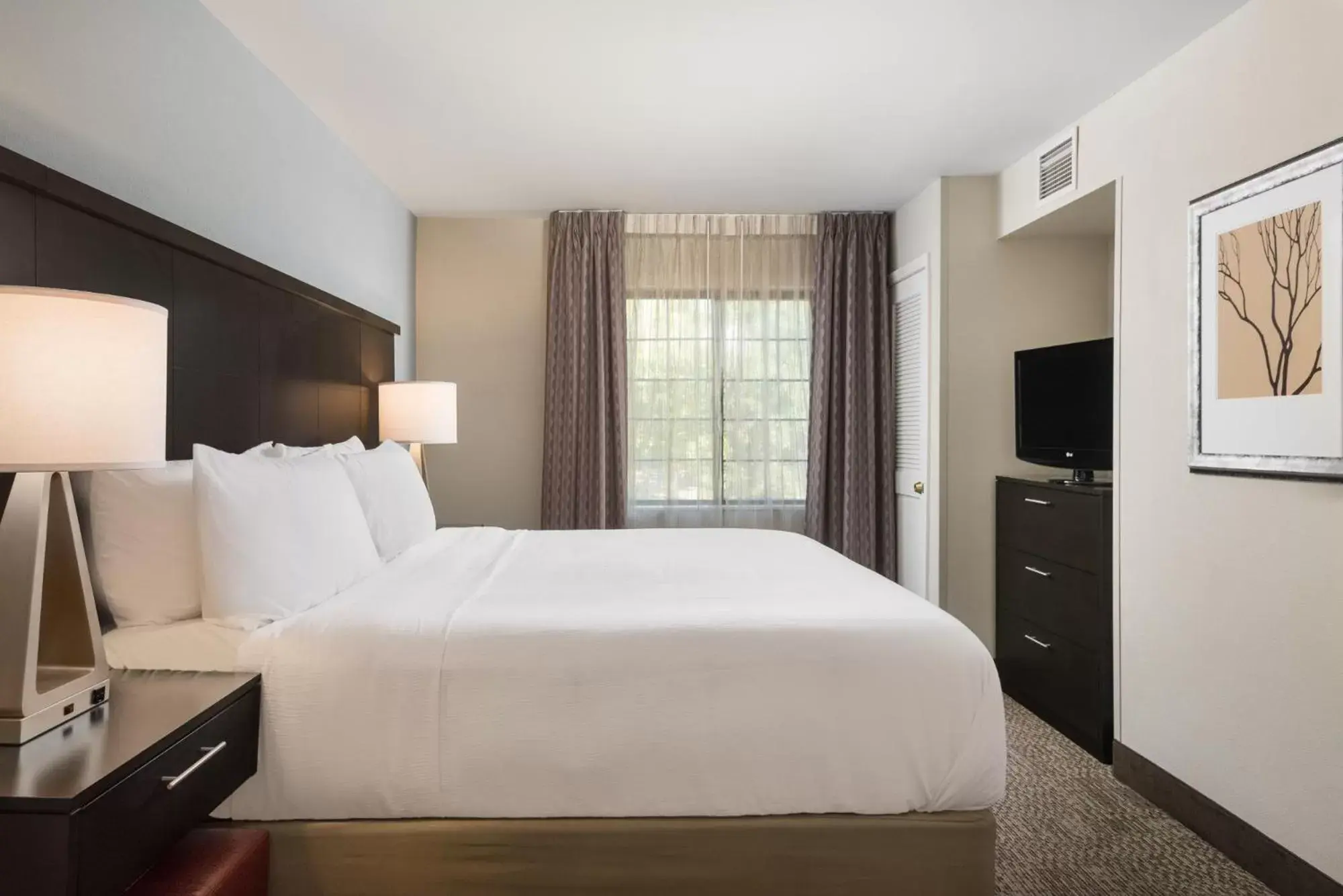 Bedroom, Bed in Staybridge Suites Chantilly Dulles Airport, an IHG Hotel