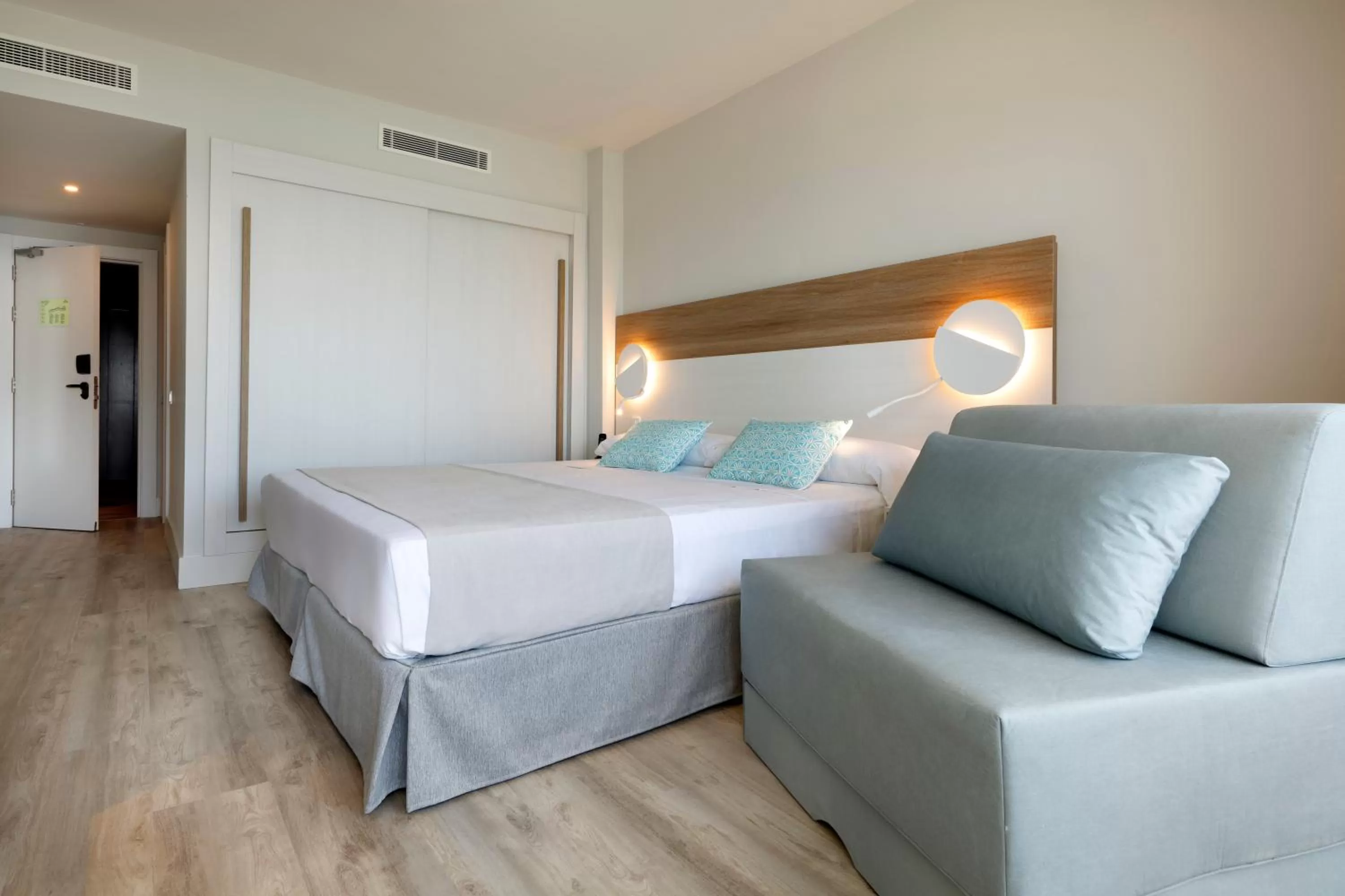 Bed in Hotel Benalma Costa del Sol