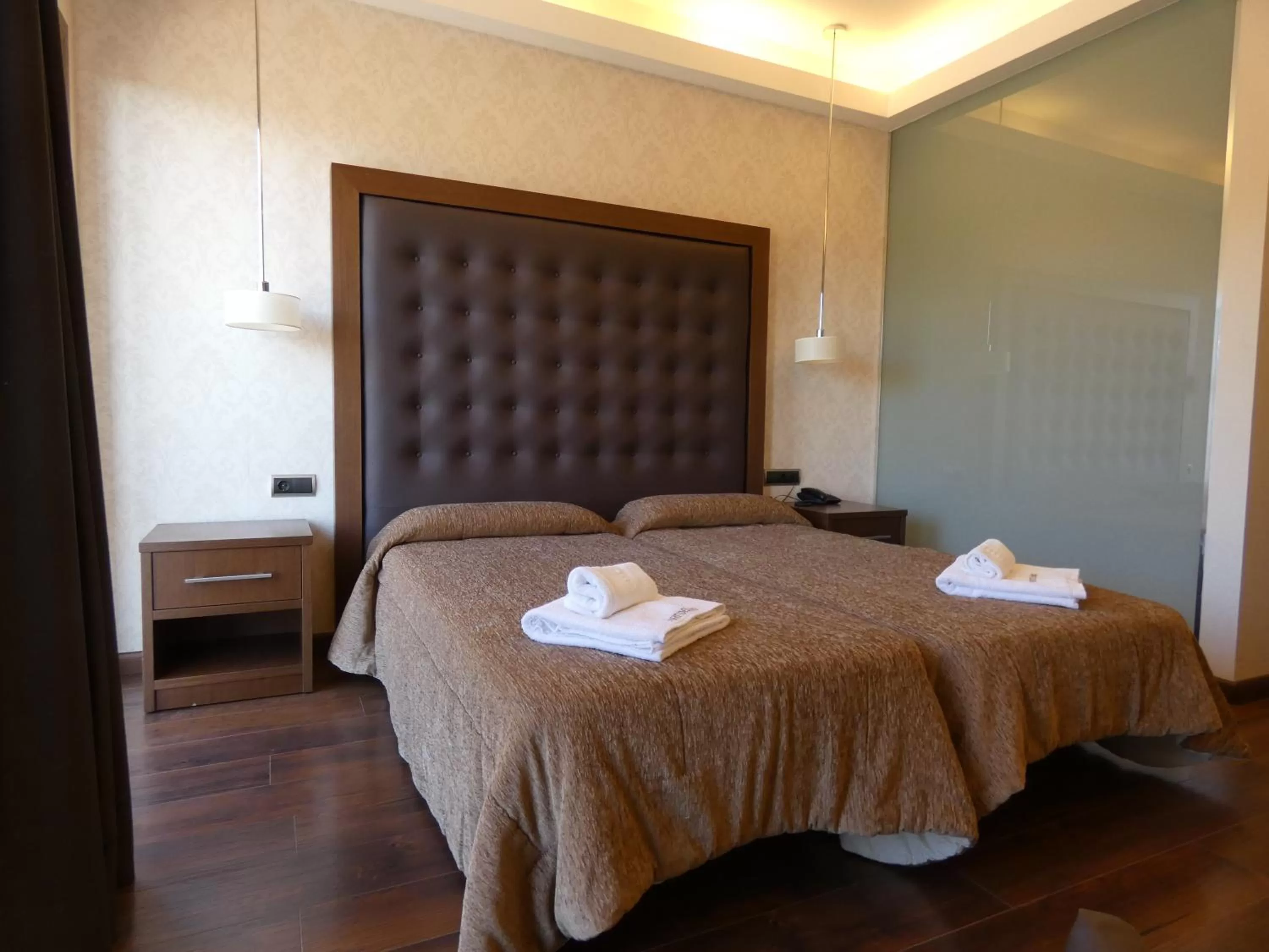 Toilet, Bed in Fuente del Miro