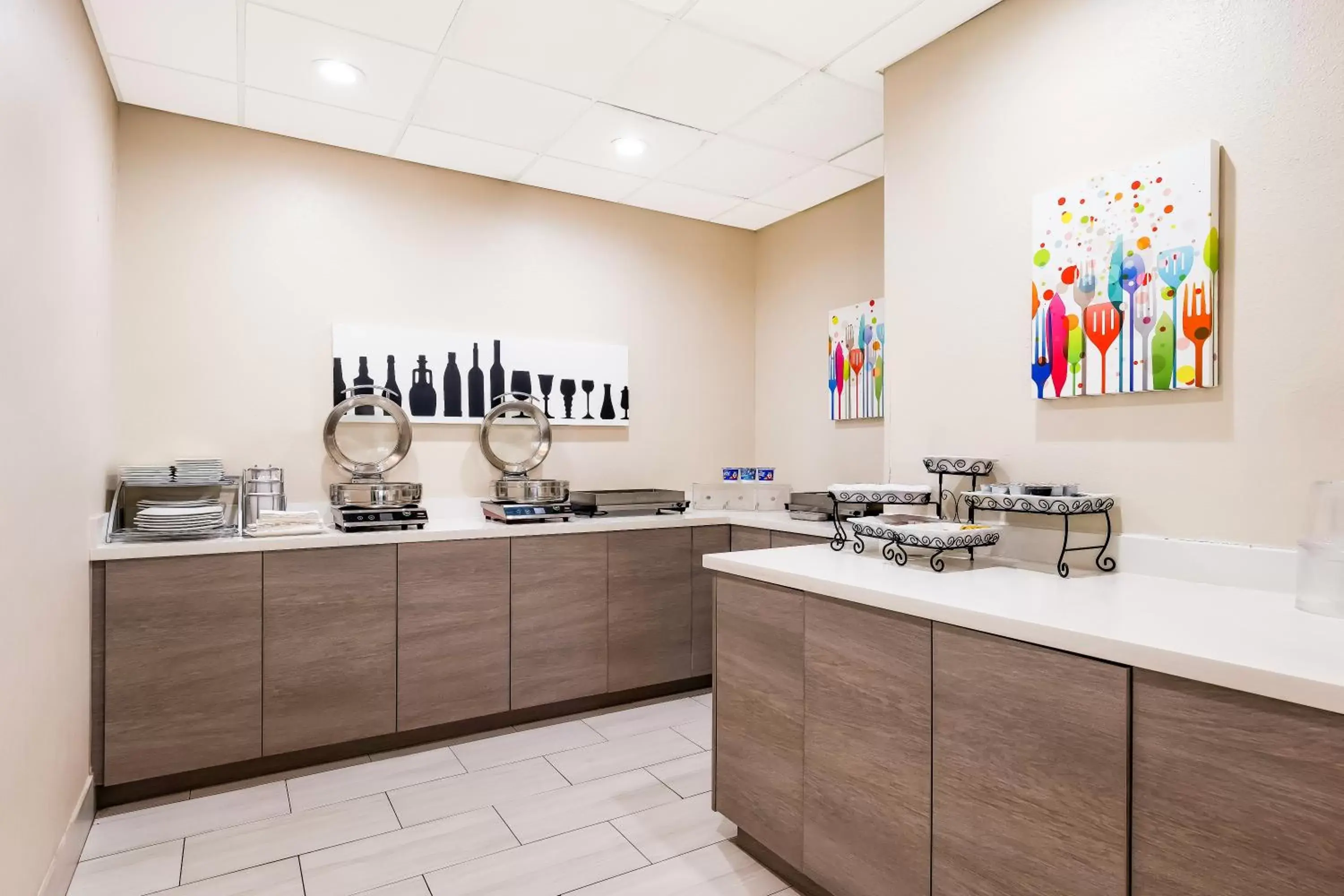 Kitchen/Kitchenette in Holiday Inn - Brownsville, an IHG Hotel