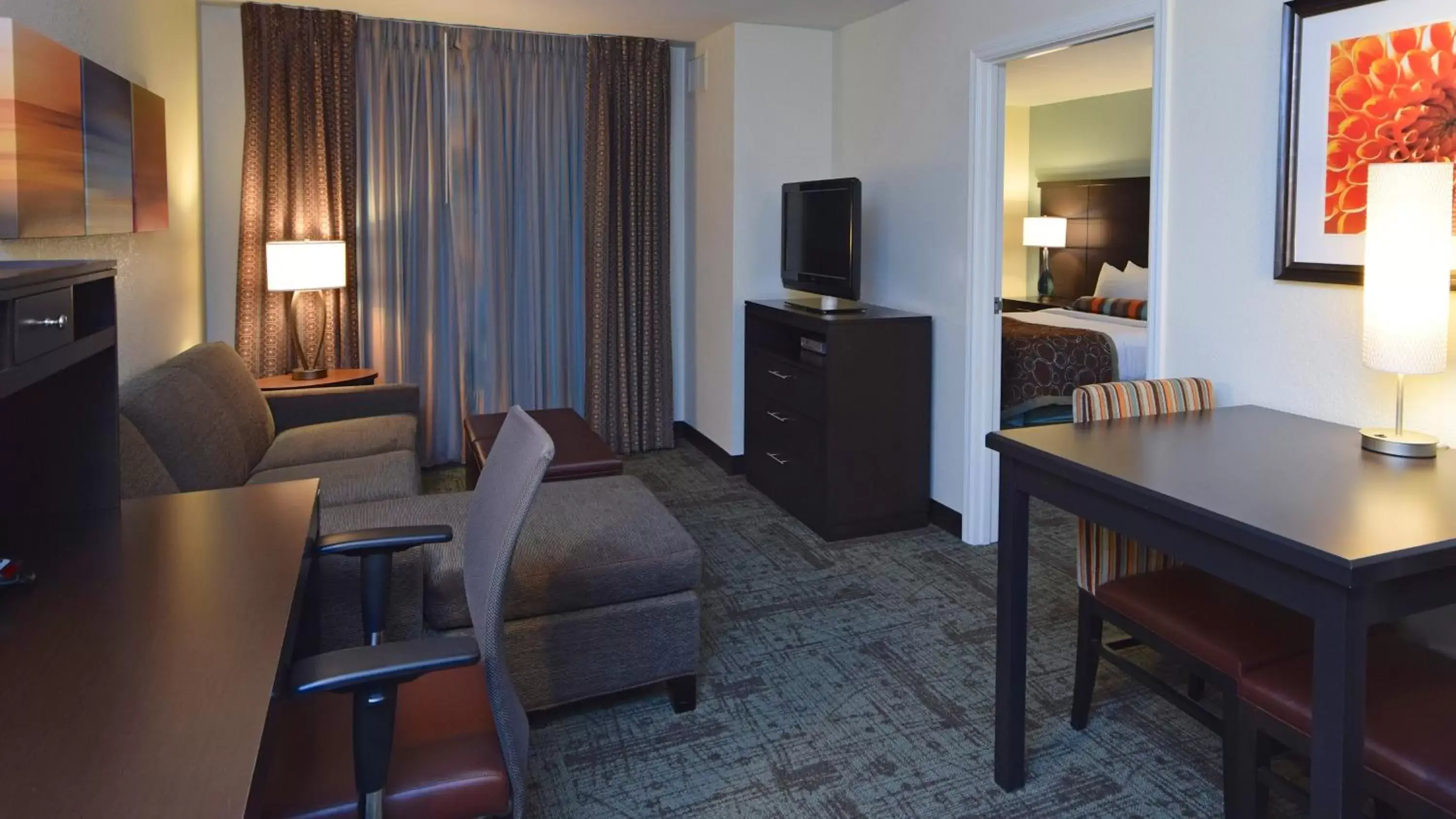 Photo of the whole room, TV/Entertainment Center in Staybridge Suites - Cincinnati North, an IHG Hotel