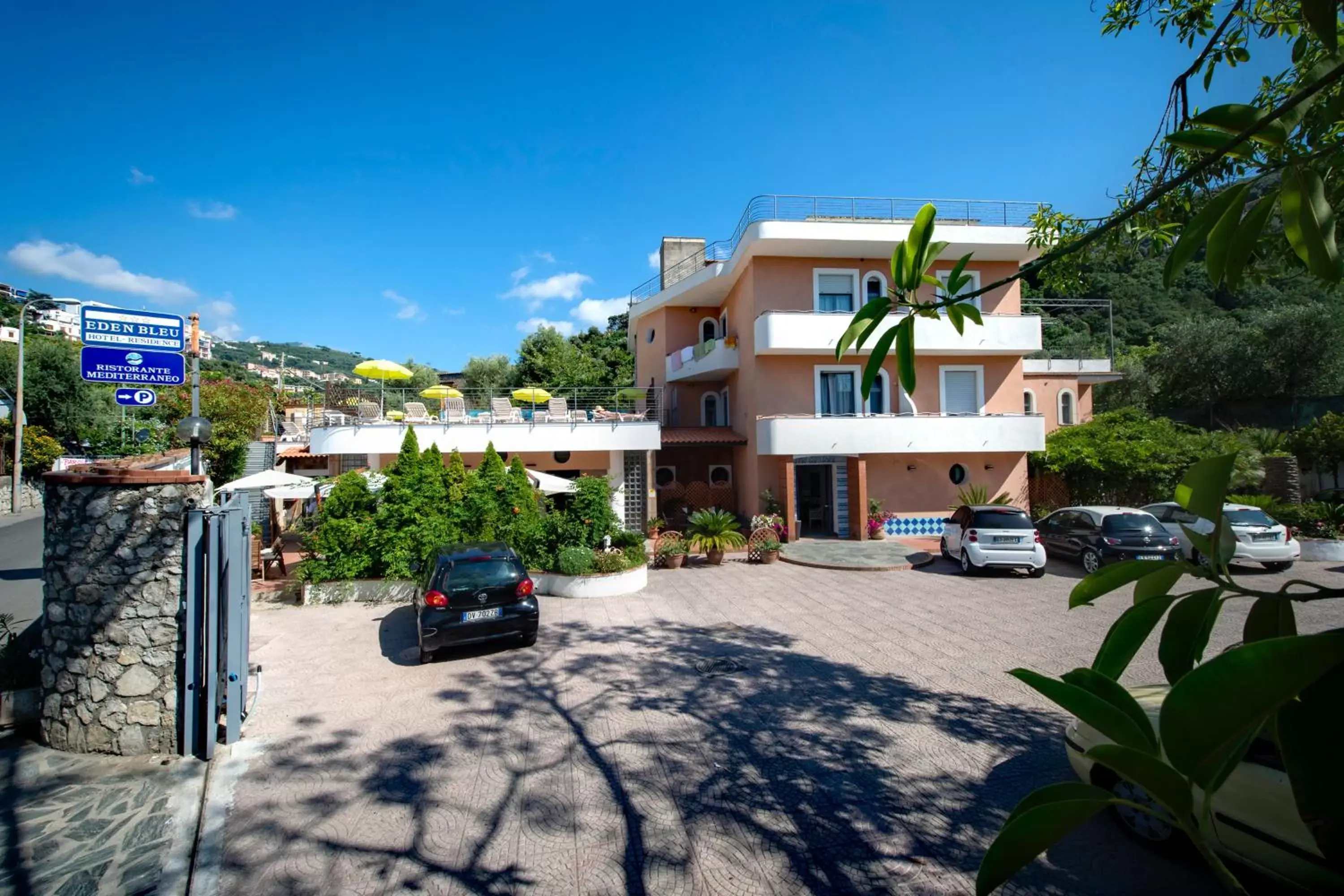 Facade/entrance, Property Building in Eden Bleu