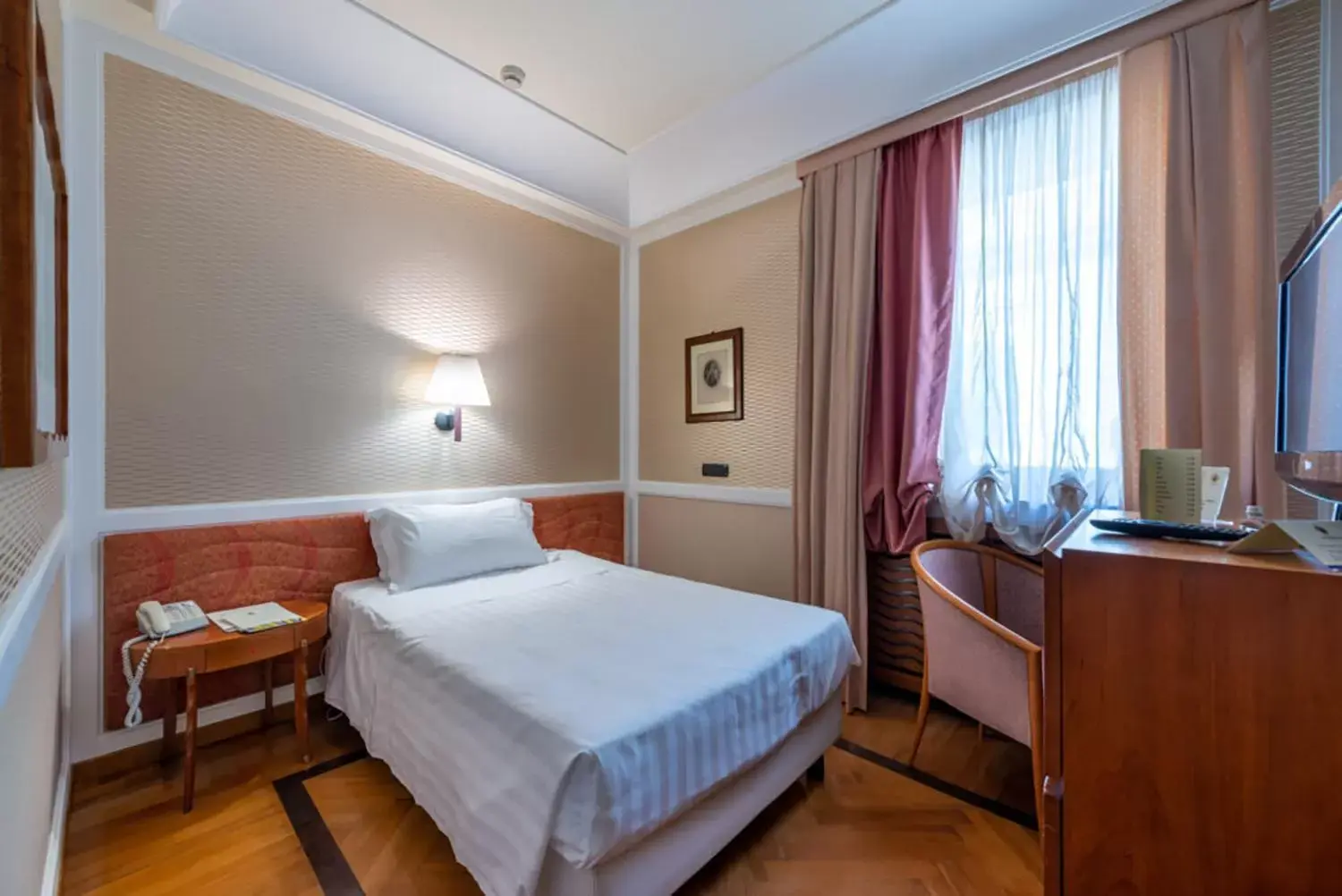 Single Room in Grand Hotel Ortigia