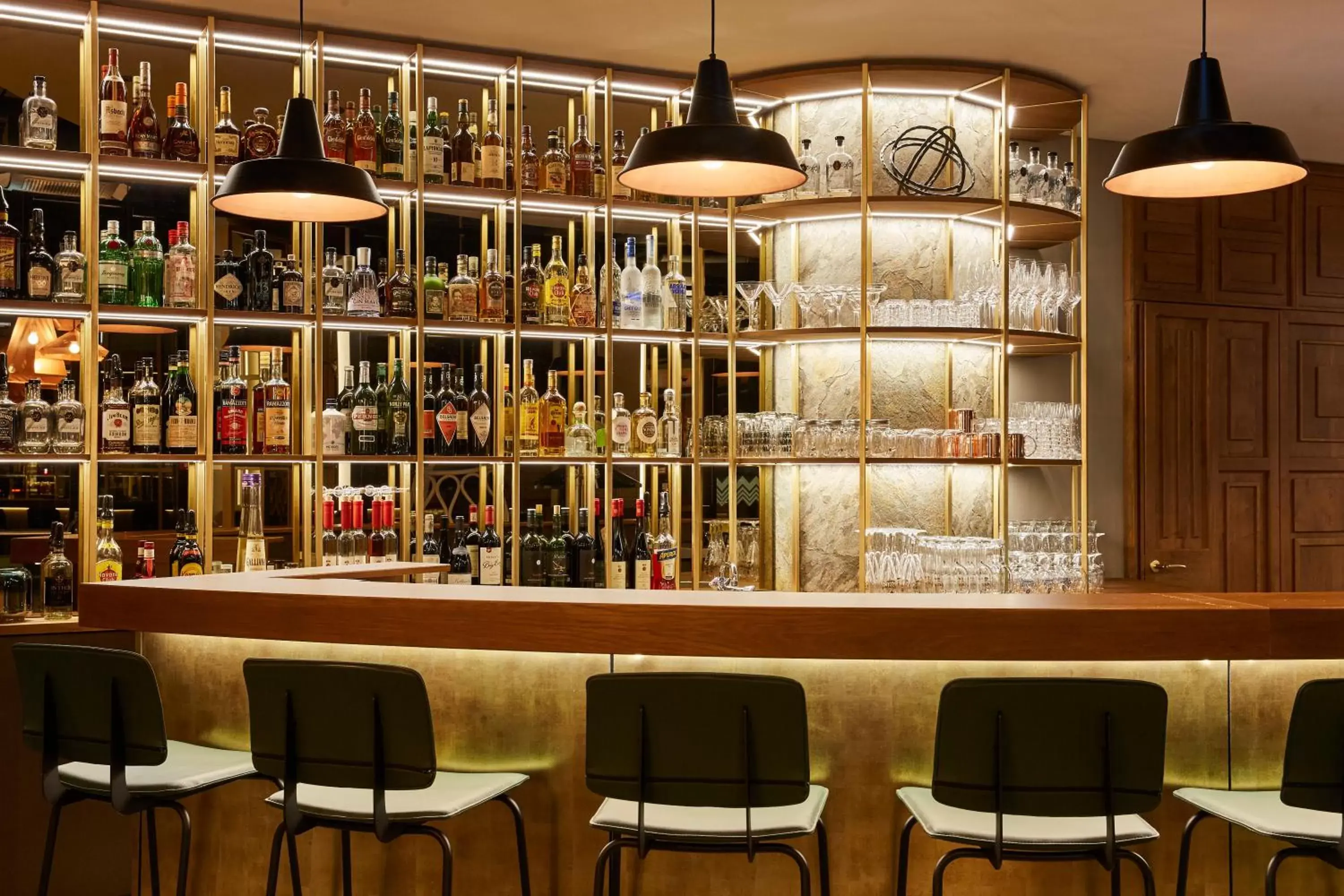 Lounge or bar, Lounge/Bar in Hotel Indigo Dresden - Wettiner Platz, an IHG Hotel