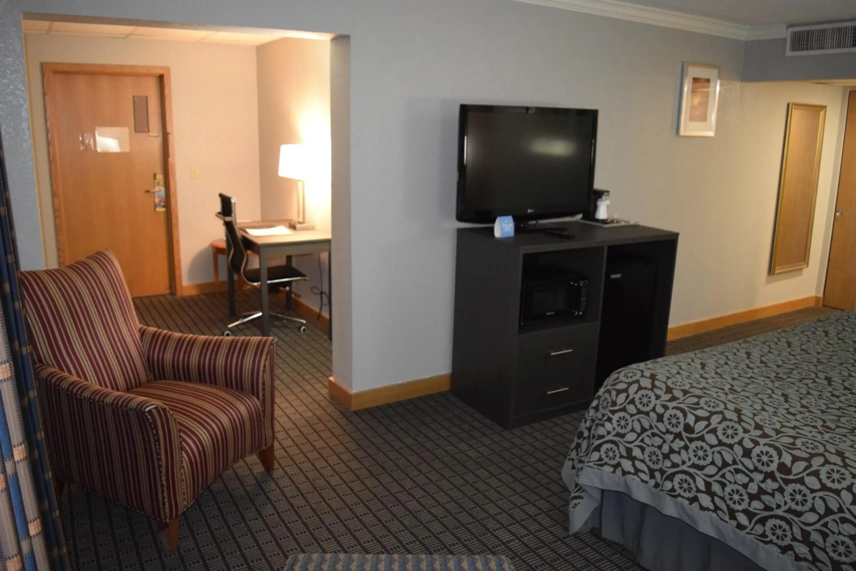 TV/Entertainment Center in Days Inn by Wyndham Rock Falls