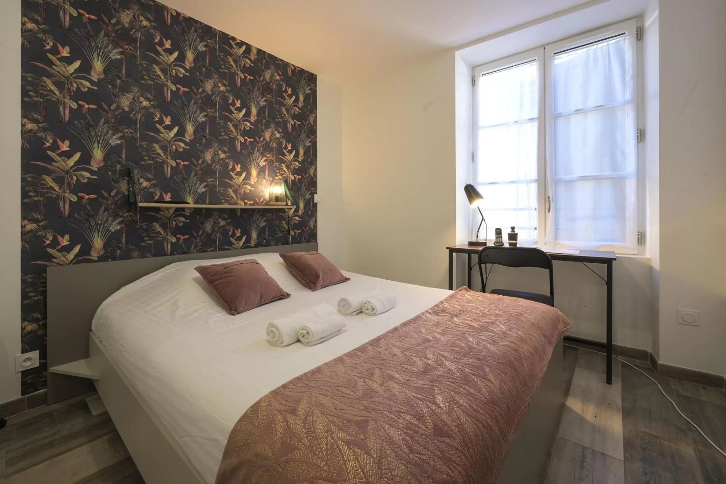 Bed in Hotel De La Croisée