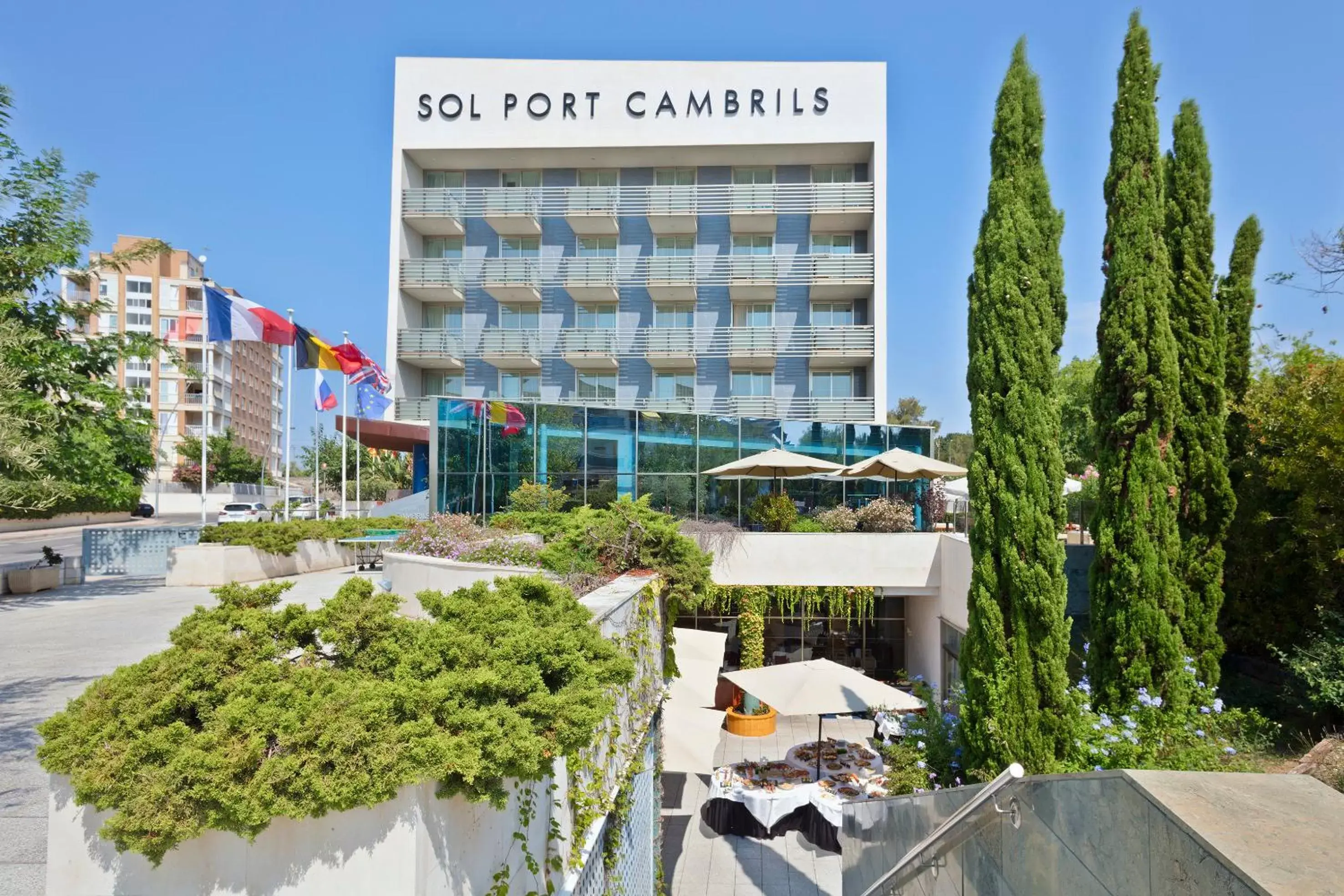 Garden, Property Building in Sol Port Cambrils Hotel