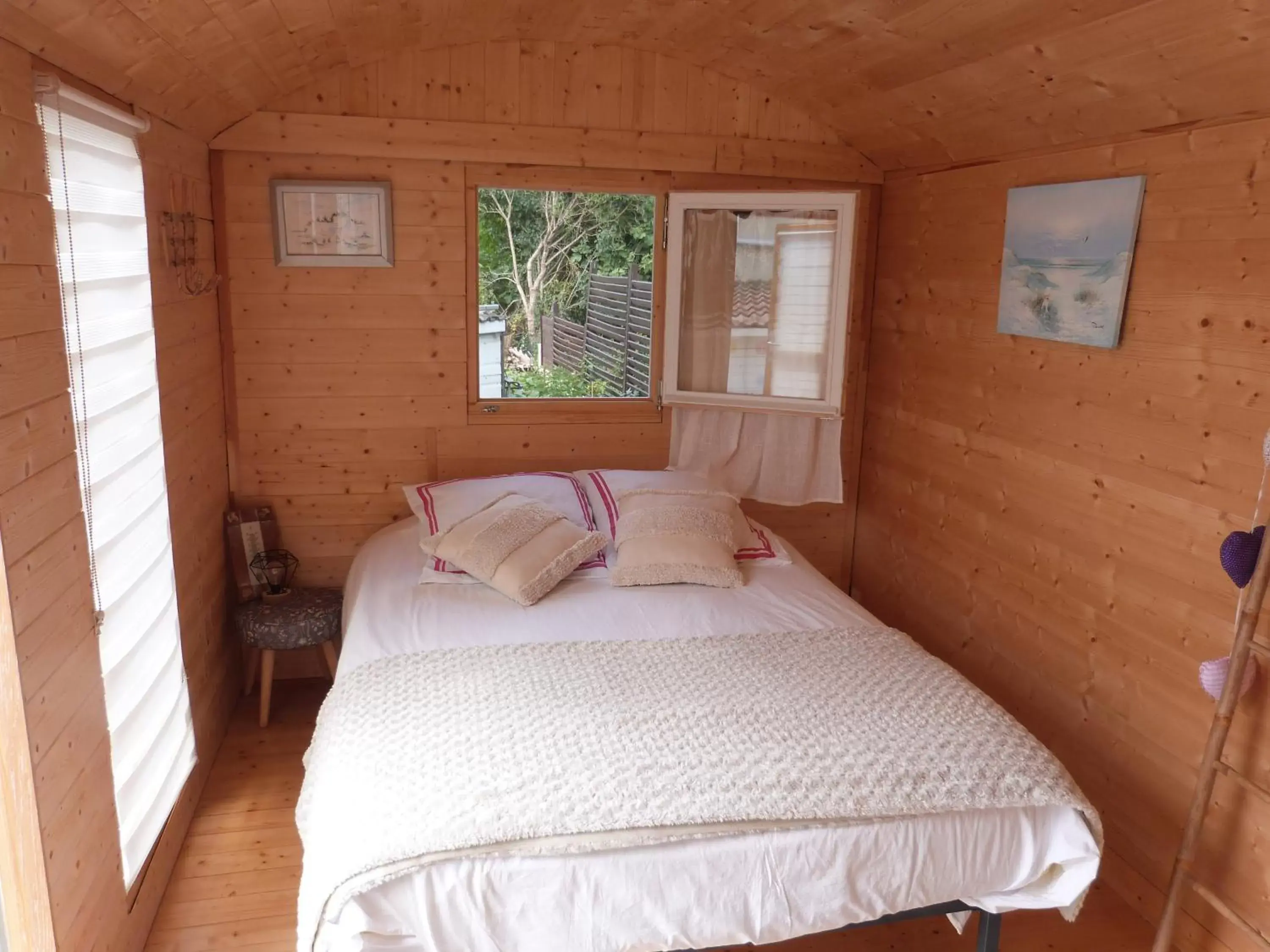 Bed in CHEZ CLAUDINE ET PASCAL