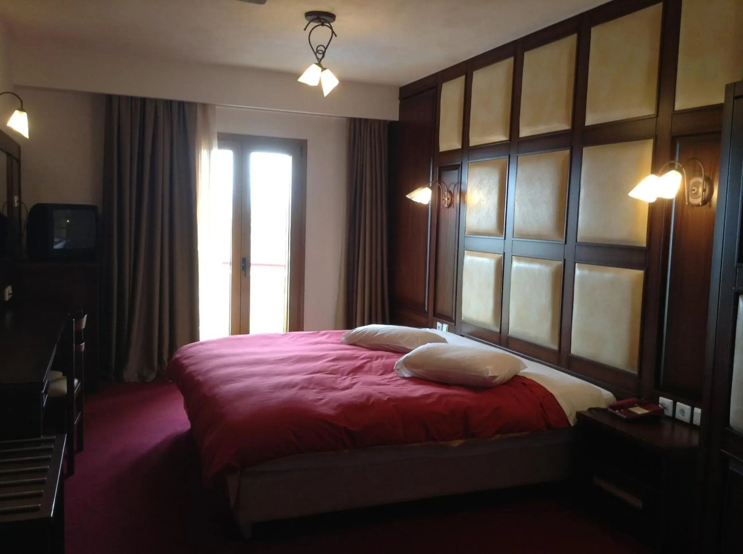 Bed in Hotel Orfeas Bed in Hotel Orfeas