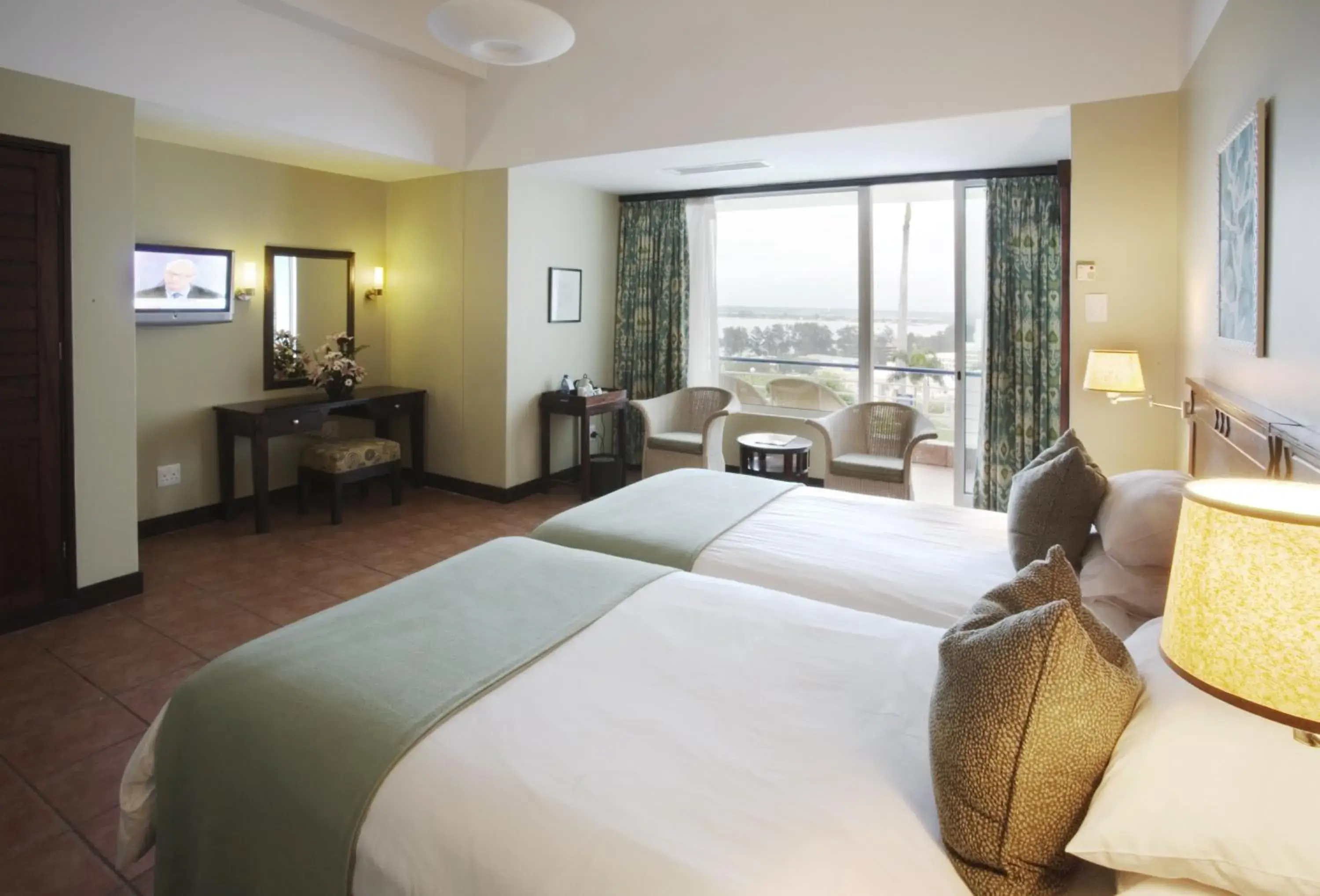 Standard Twin Room - City View in Hotel Cardoso Standard Twin Room - City View in Hotel Cardoso