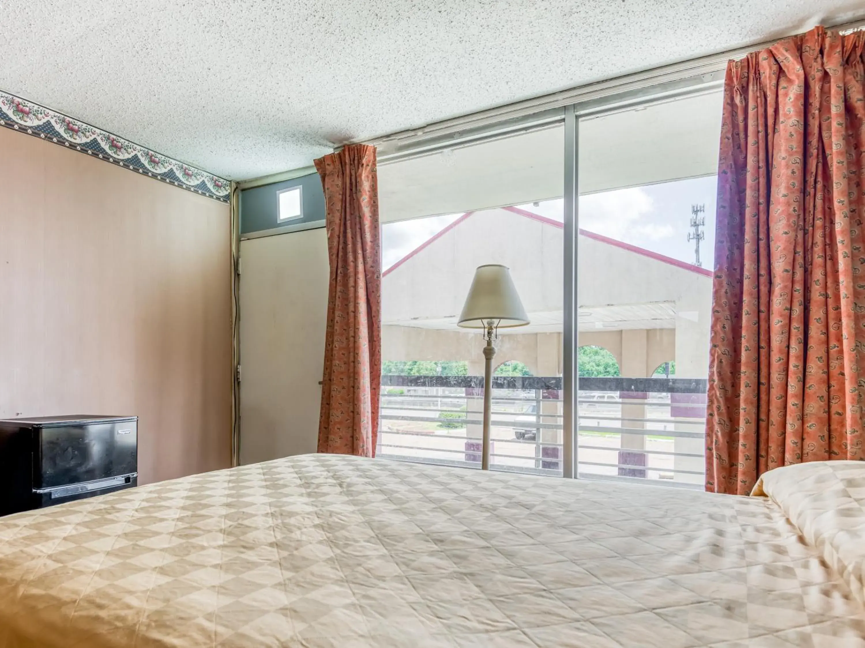 Bedroom, Bed in OYO Hotel Jackson North I-55