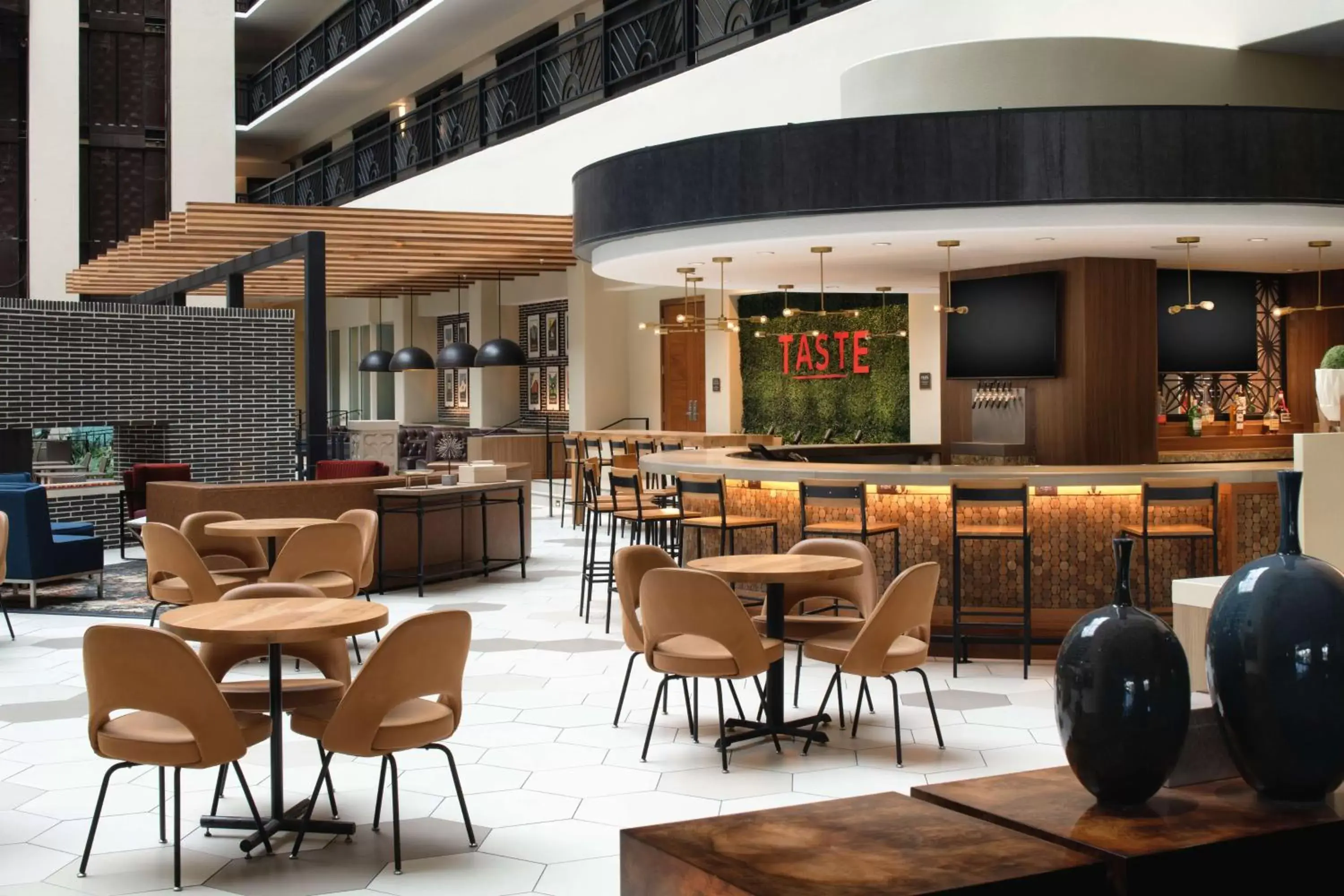 Lounge or bar, Restaurant/Places to Eat in Embassy Suites San Francisco Airport - South San Francisco