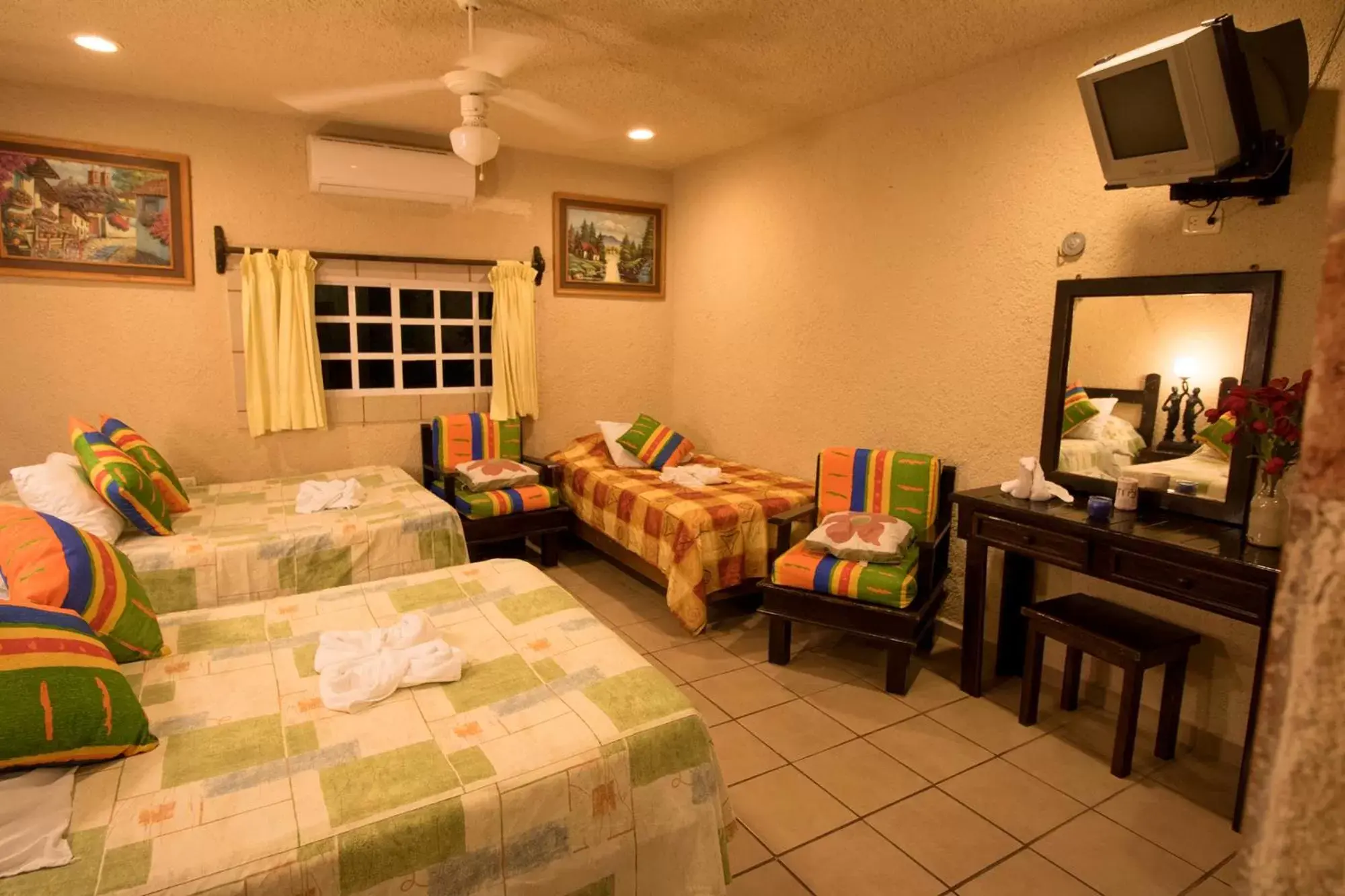 Photo of the whole room, Lounge/Bar in Sol Caribe Departamentos & Suites
