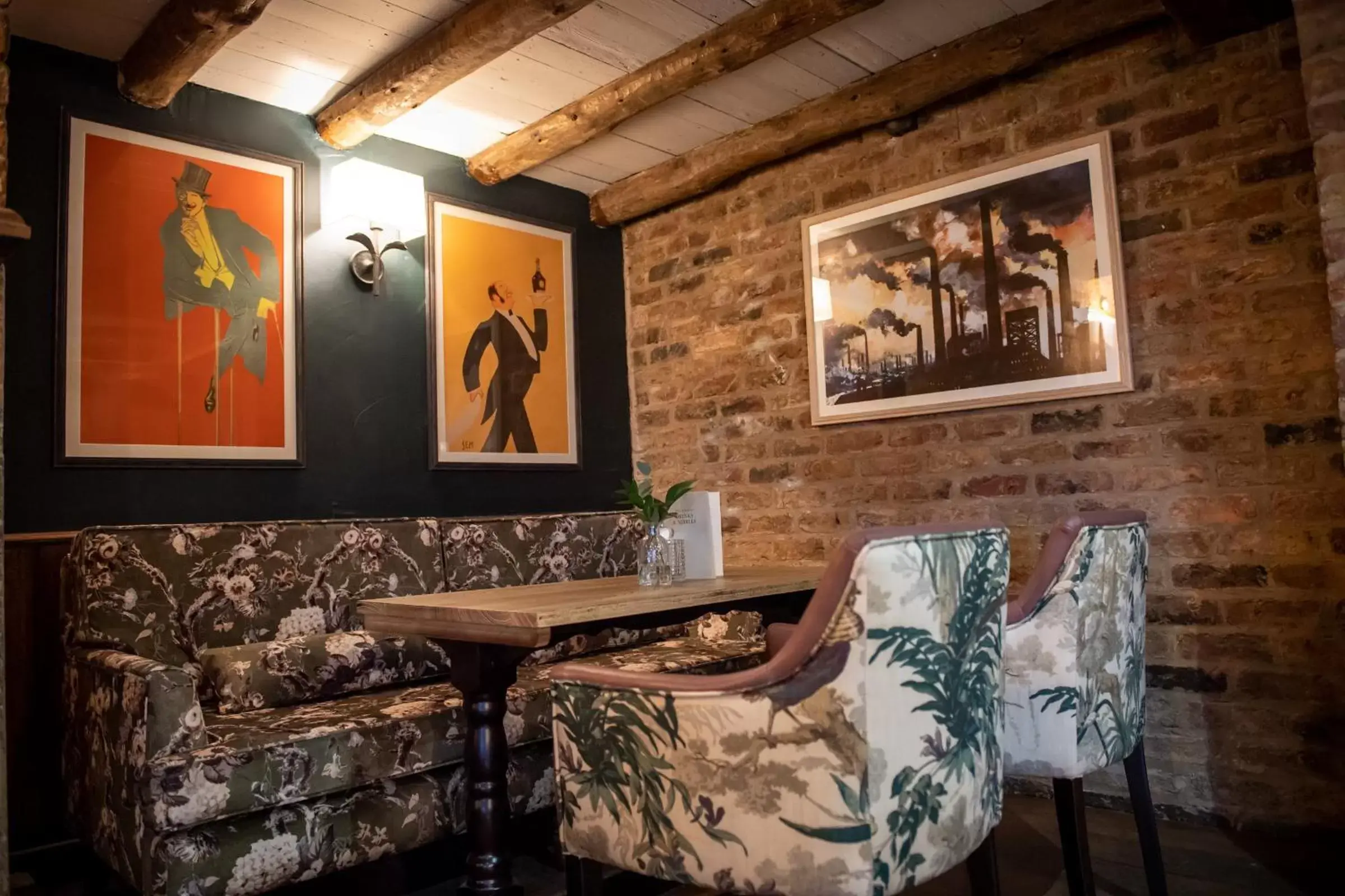 Seating Area in The Red Lion Inn by Chef & Brewer Collection