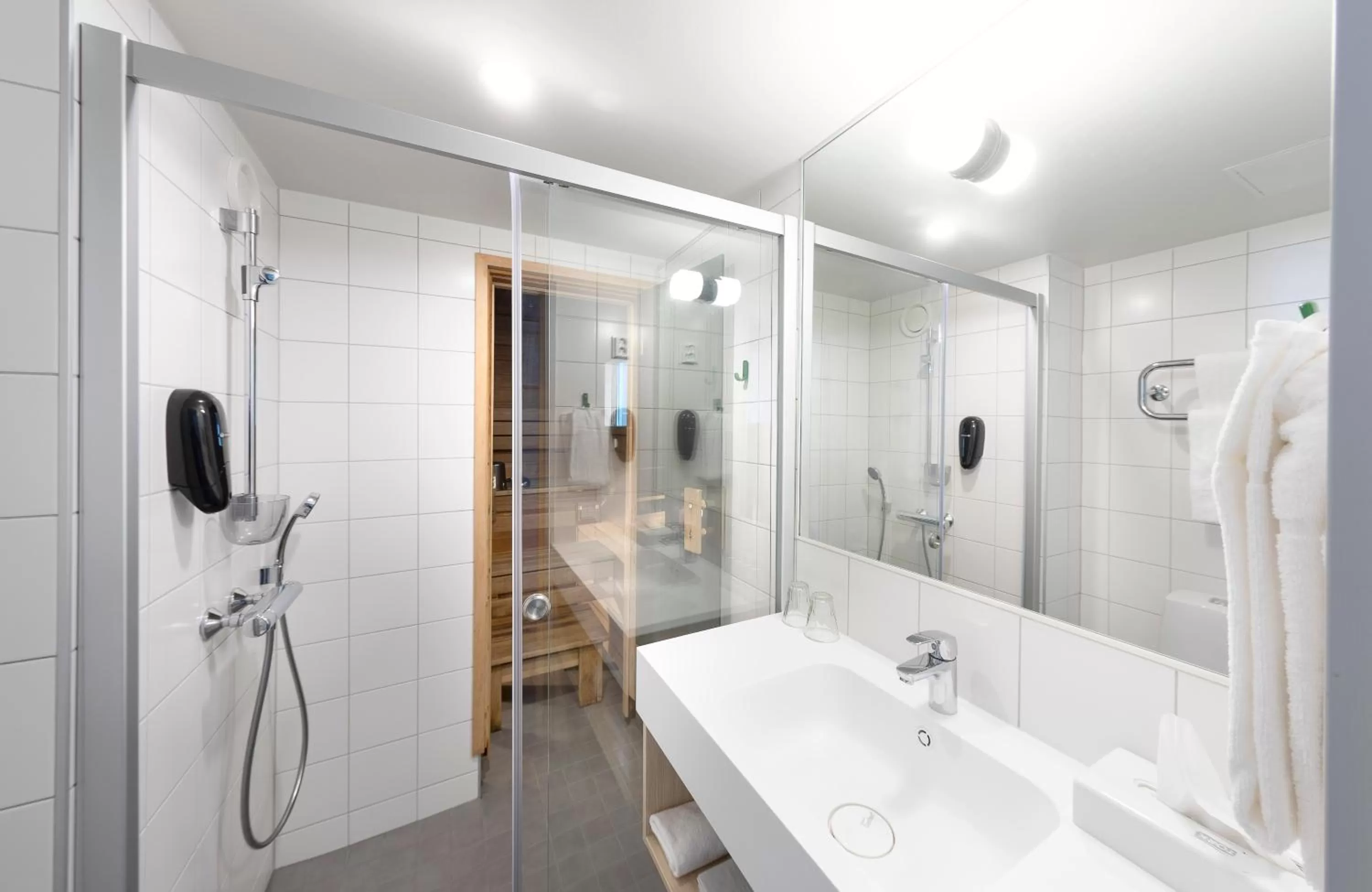 Shower in GreenStar Hotel Lahti