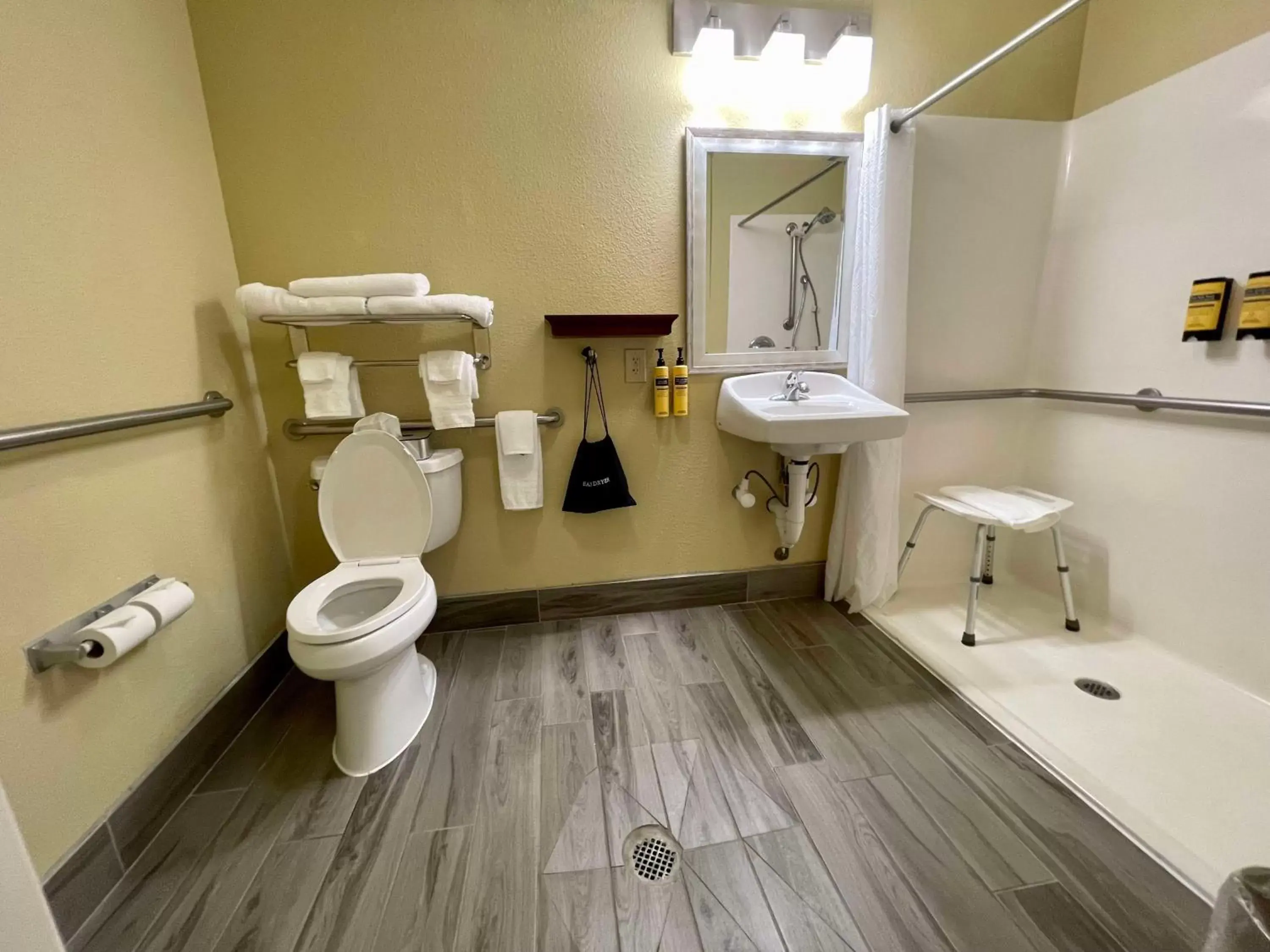 Bathroom in Best Western Plus Executive Hotel & Suites