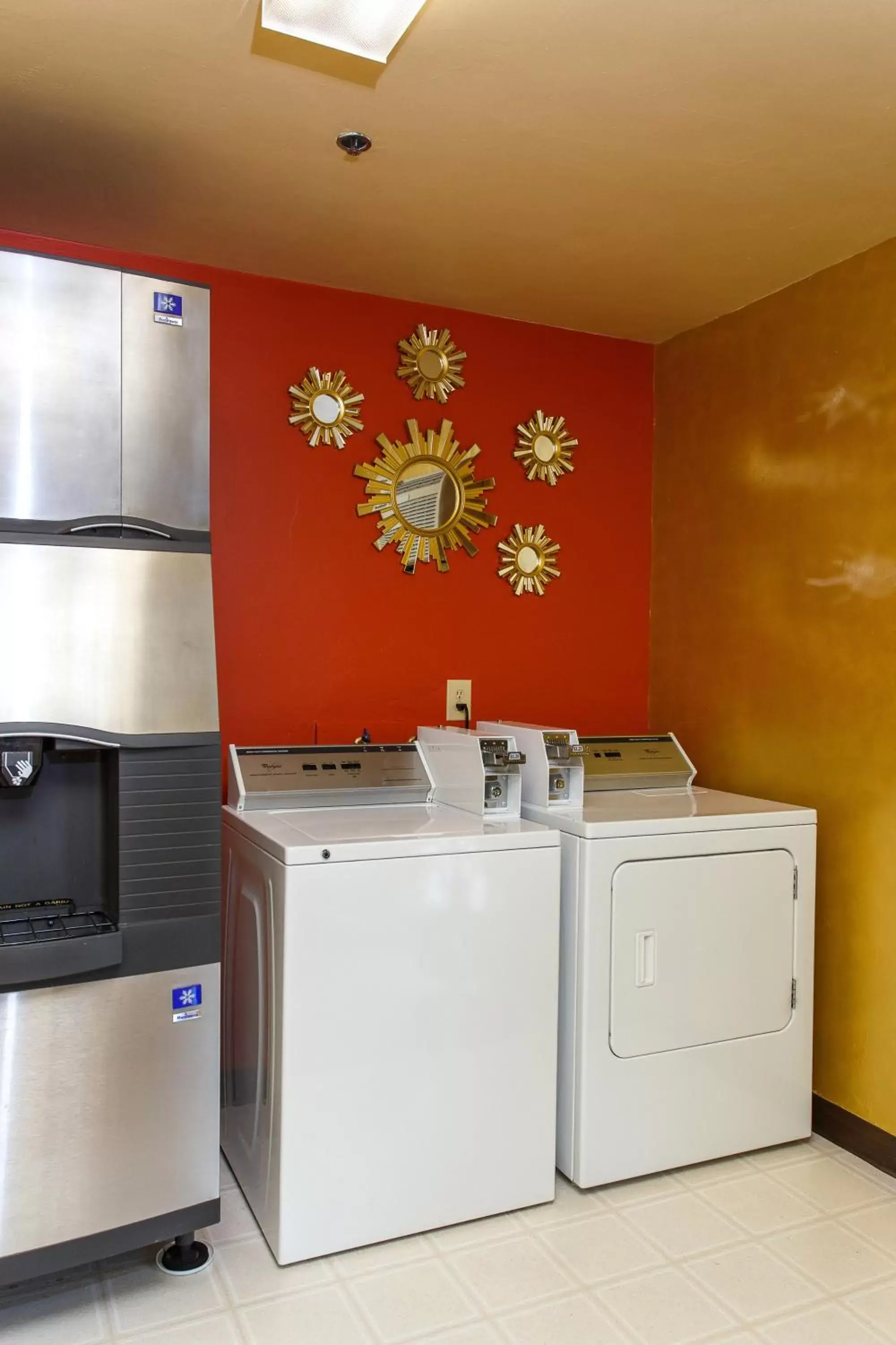 Area and facilities, Kitchen/Kitchenette in Hotel J Green Bay