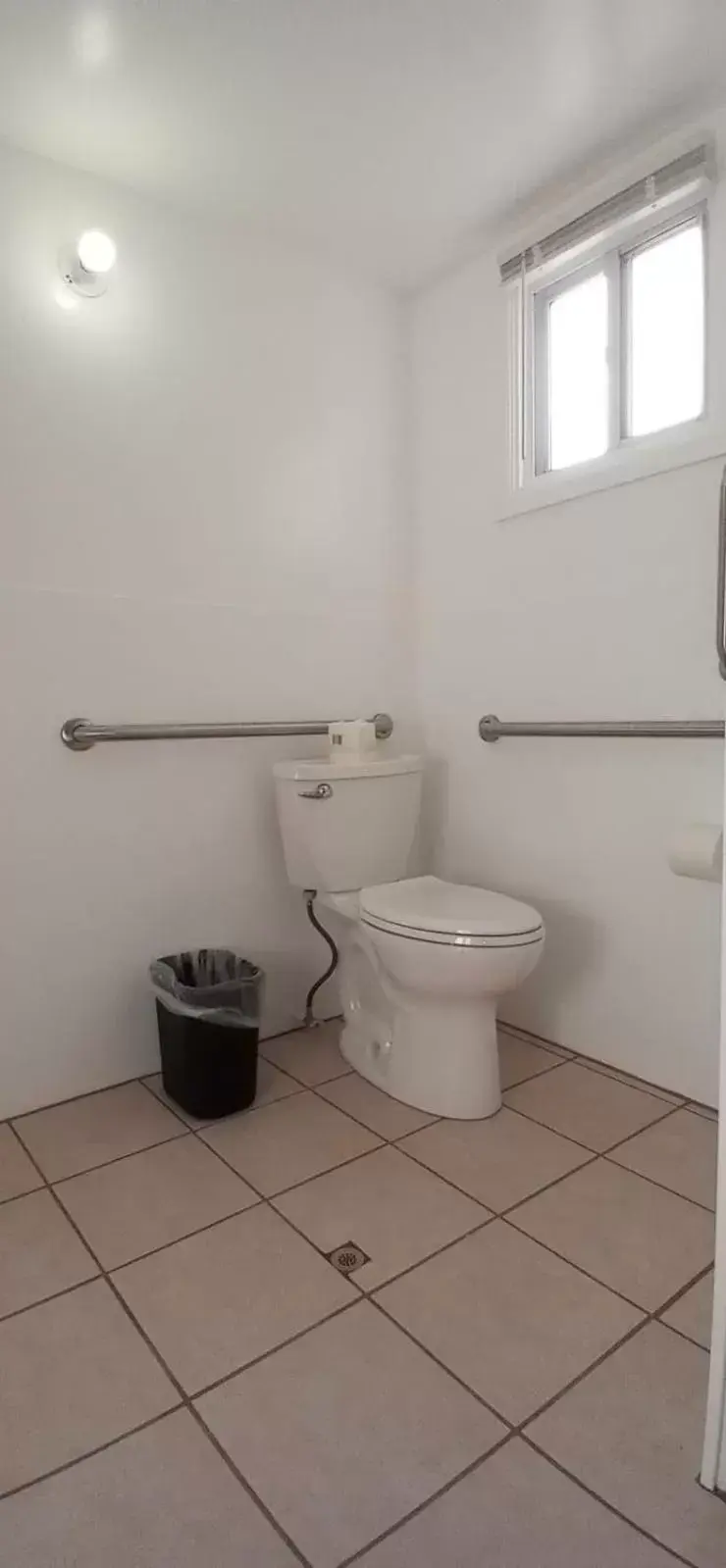 Bathroom in Budget Inn