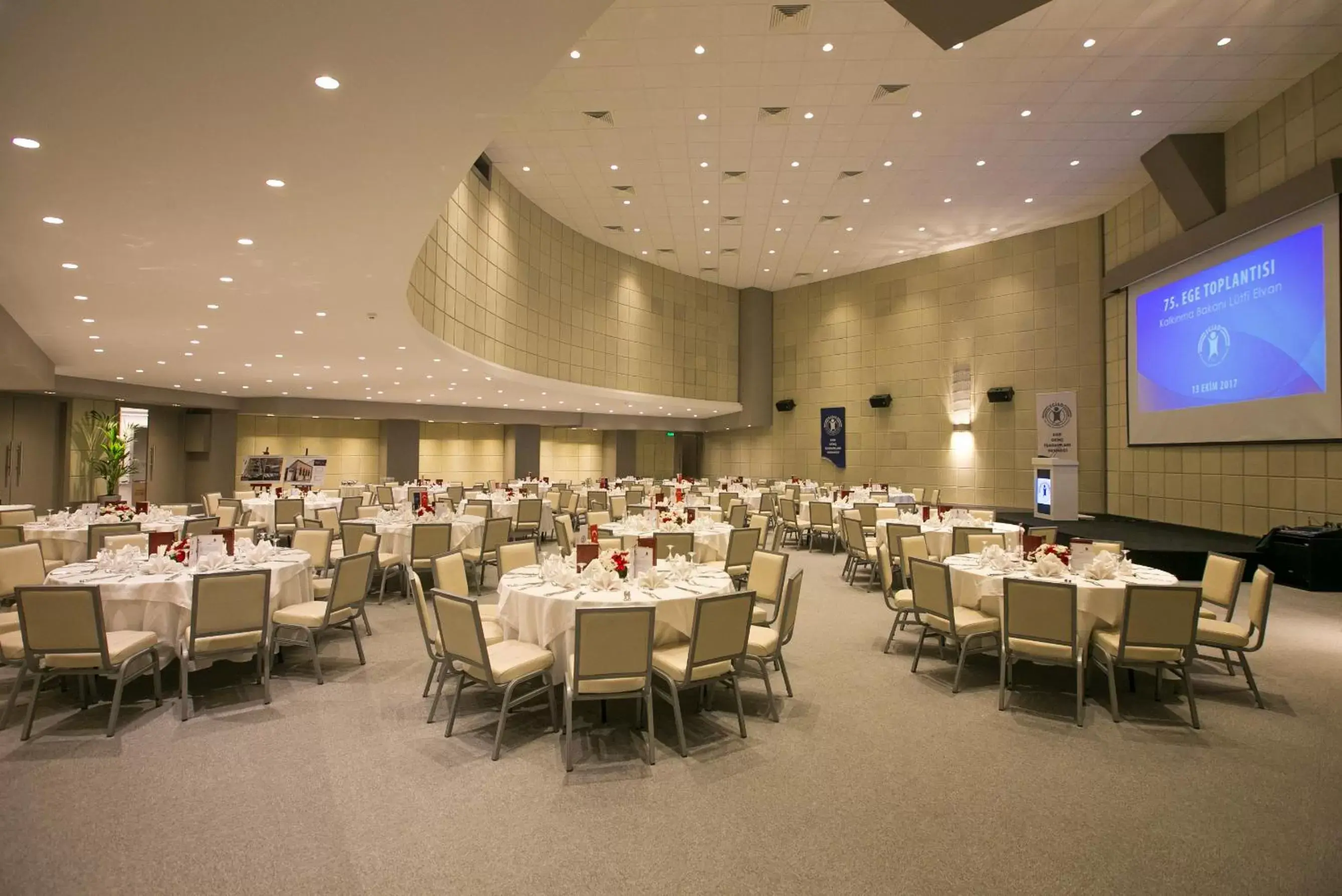 Banquet/Function facilities, Restaurant/Places to Eat in Karaca Hotel