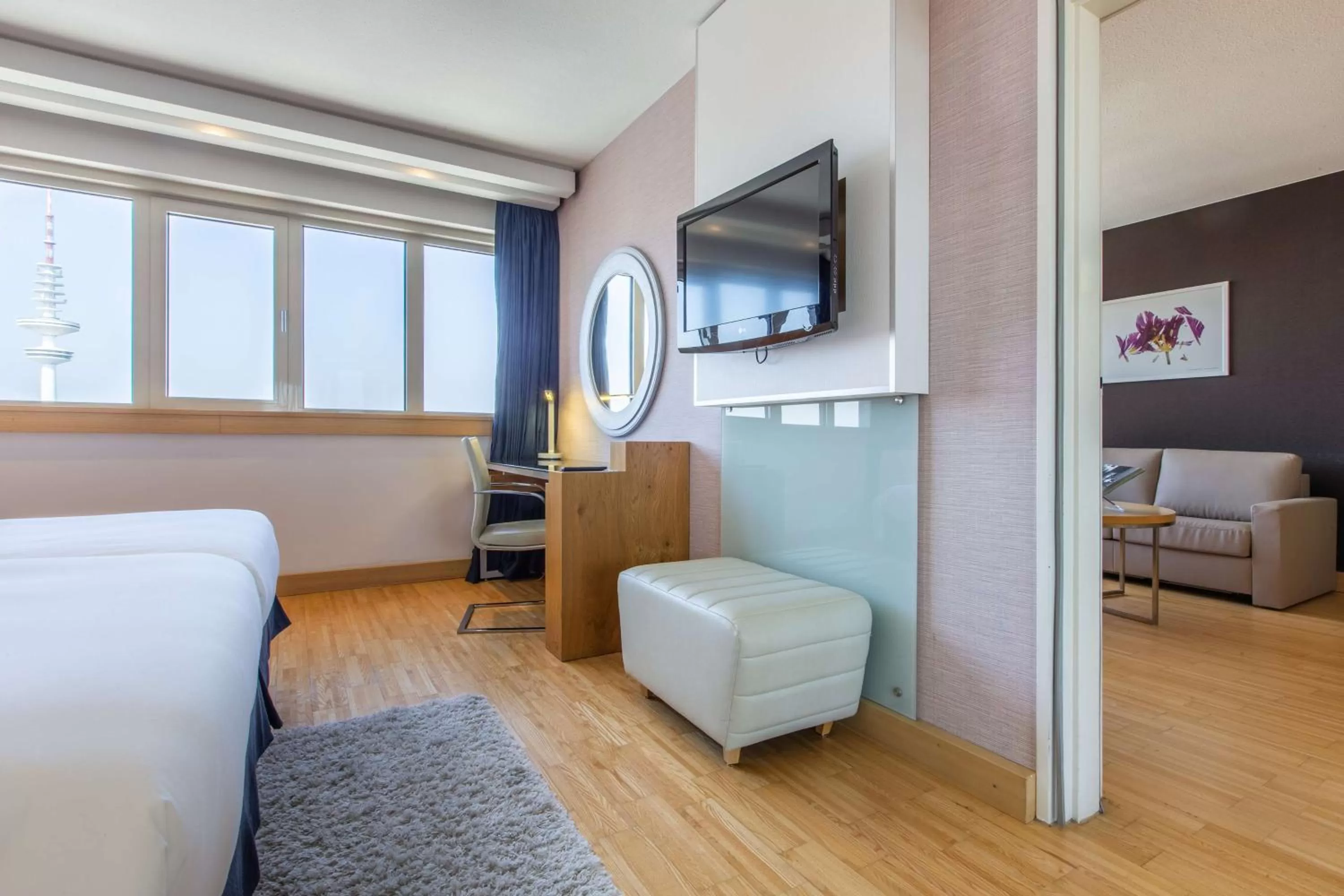 Photo of the whole room, Bed in Radisson Blu Hotel, Hamburg