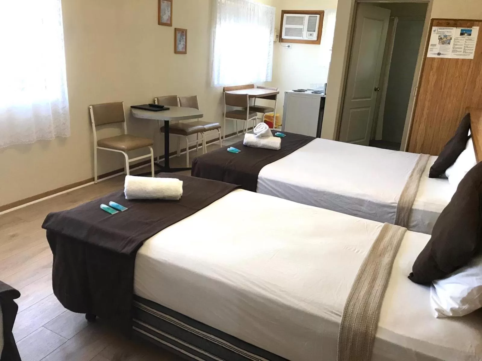 Bed in Angel's Rest Motel