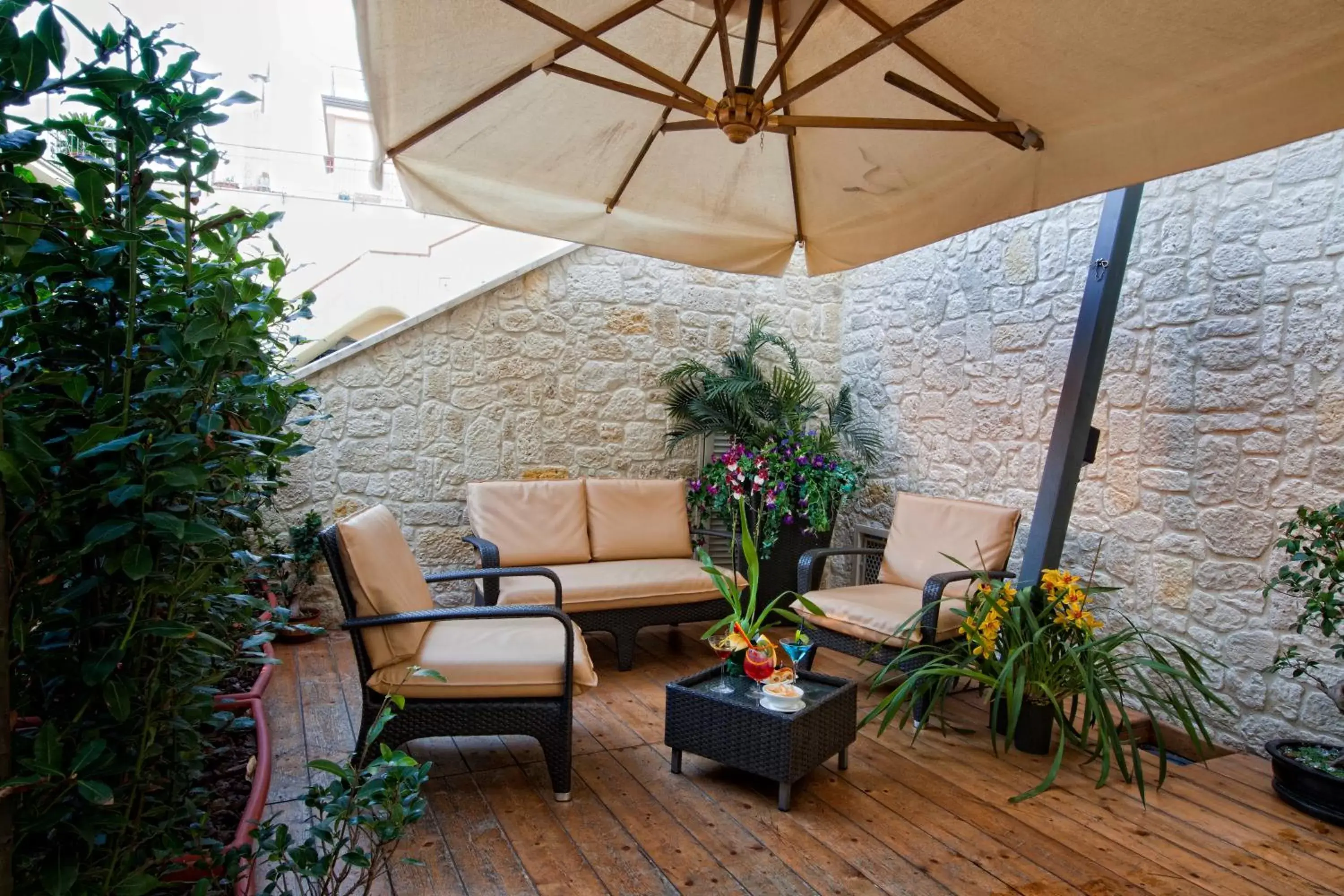 Patio in Hotel Cenacolo