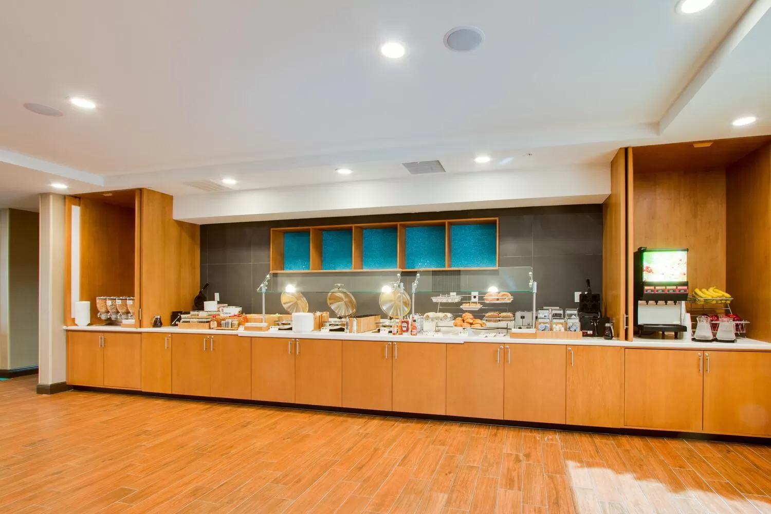 Breakfast in SpringHill Suites by Marriott Orlando Lake Buena Vista South