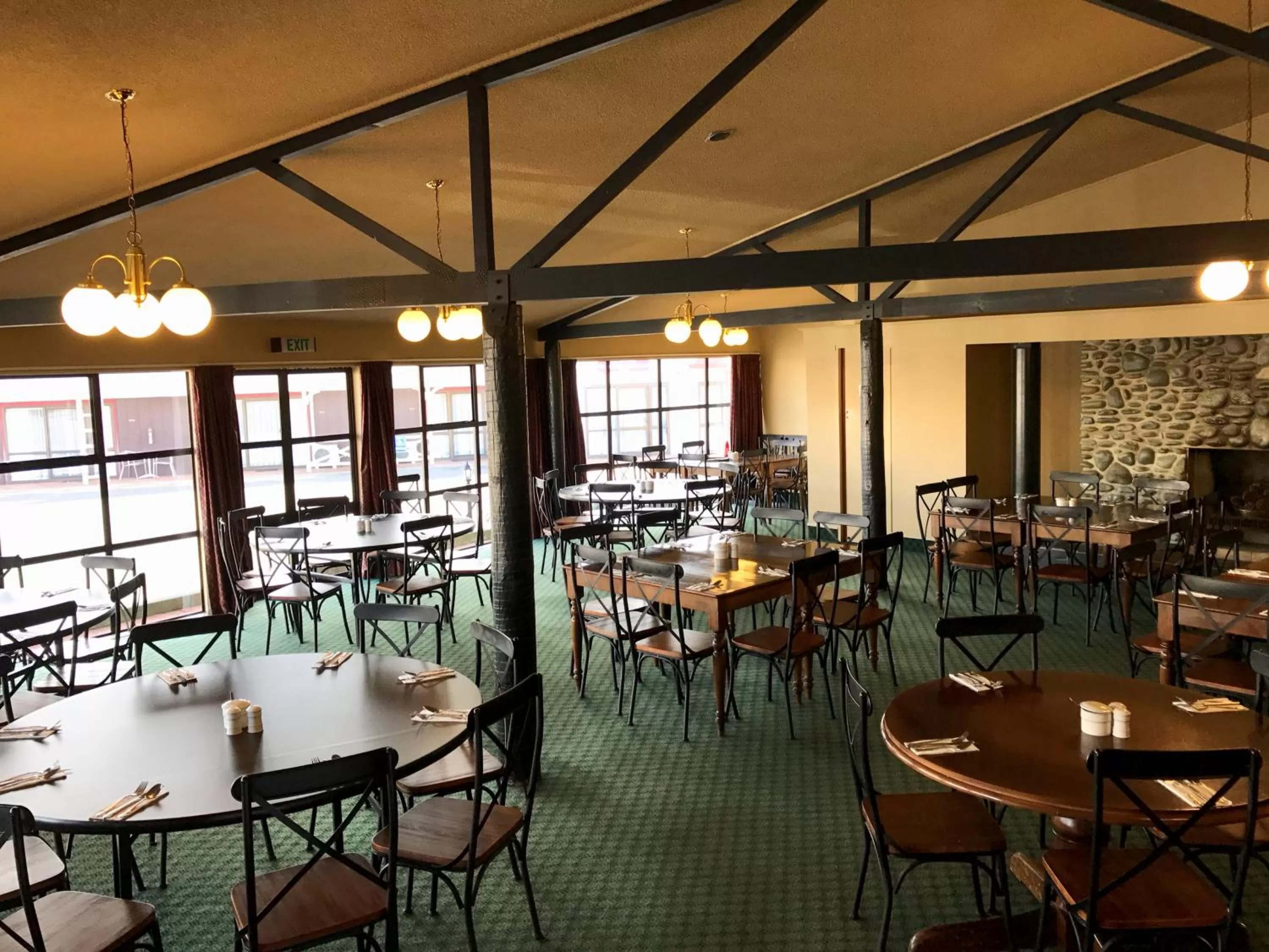 Restaurant/places to eat in The Village Inn Hotel