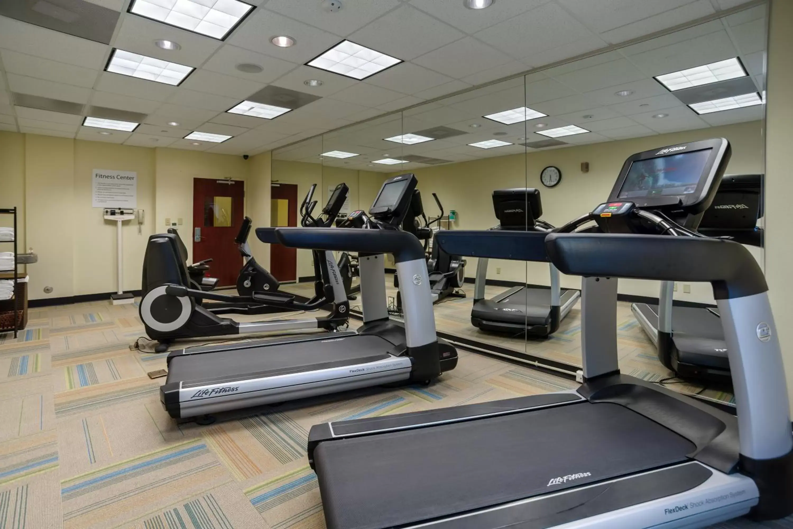 Fitness centre/facilities, Fitness Center/Facilities in Holiday Inn Express Hotel & Suites Savannah Midtown, an IHG Hotel