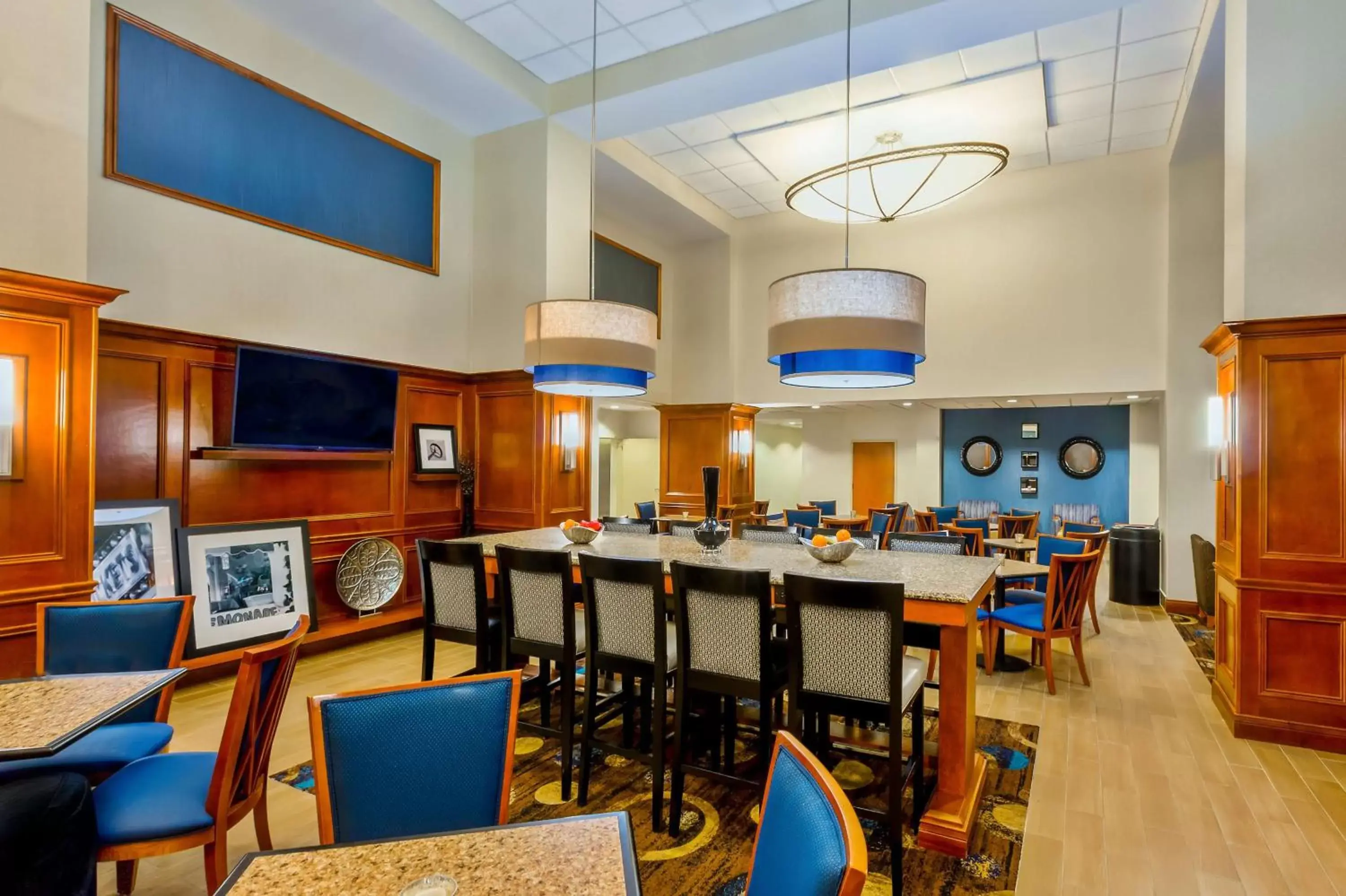 Lobby or reception, Restaurant/Places to Eat in Hampton Inn & Suites Atlanta-Six Flags