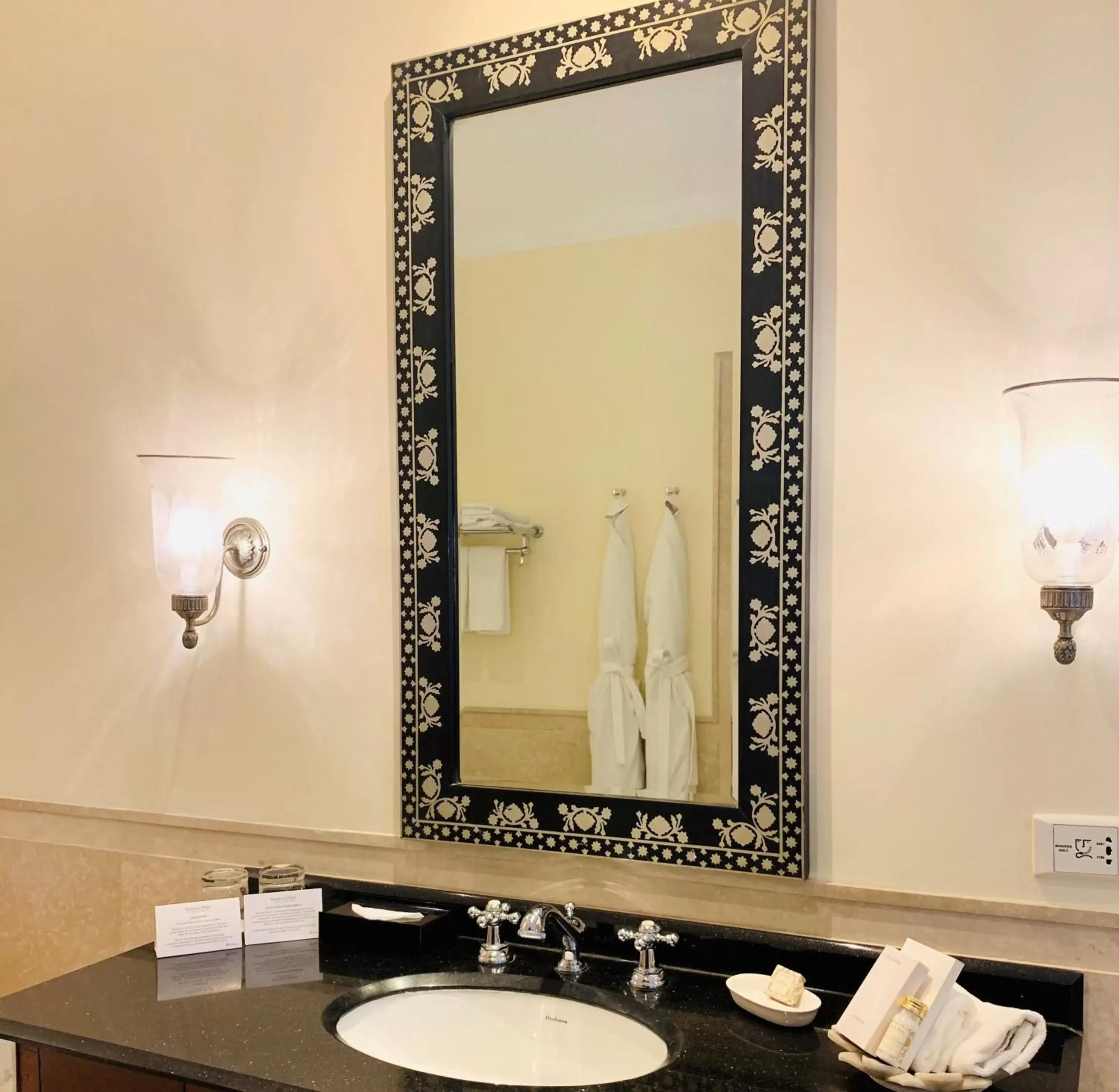 Bathroom in Maidens Hotel New Delhi