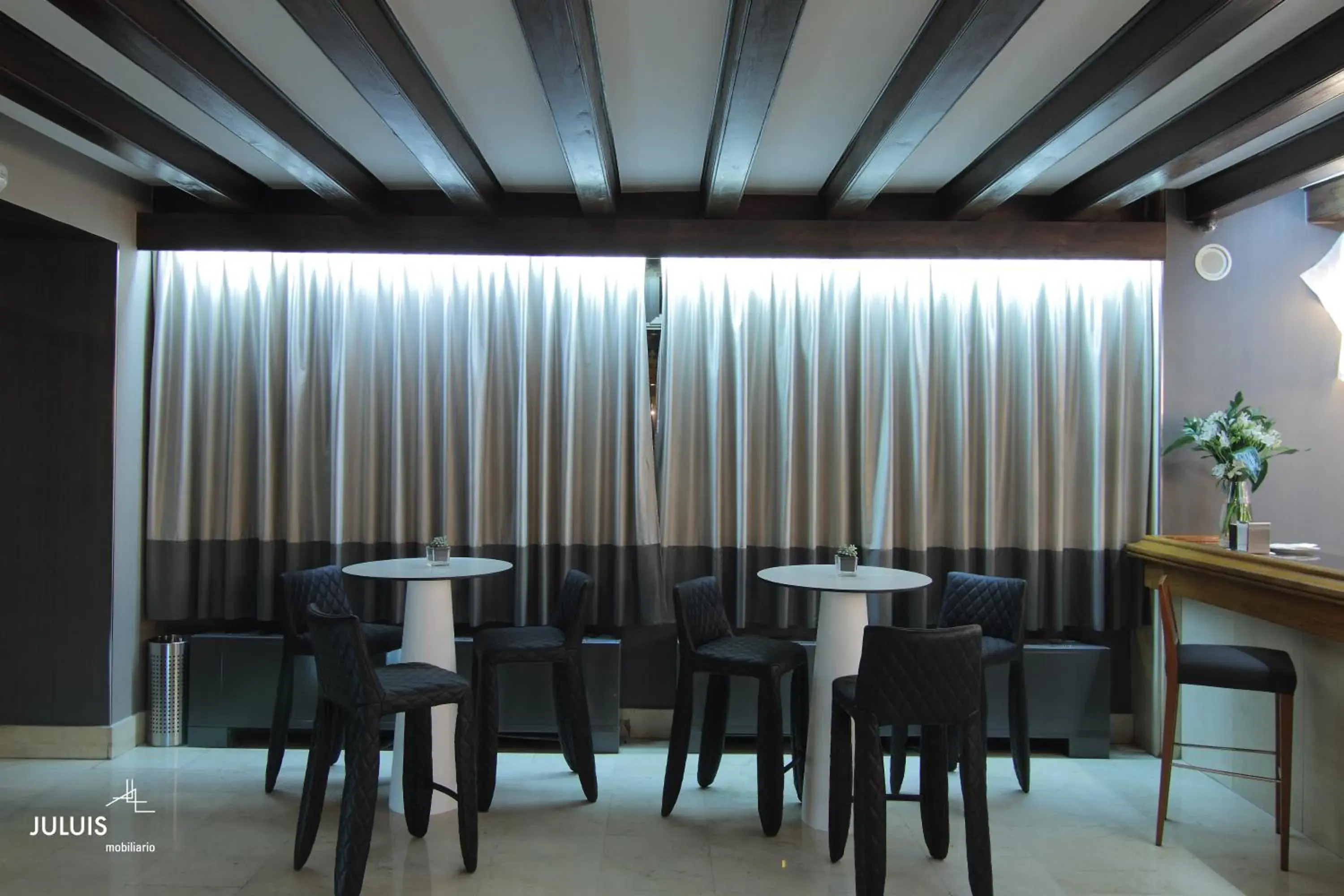 Lounge or bar, Restaurant/Places to Eat in Hotel Castilla Vieja