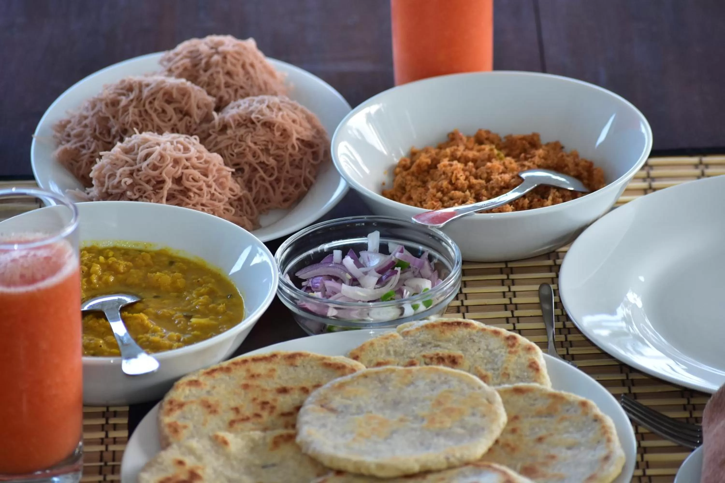 Food and drinks in Green Almond Hotel