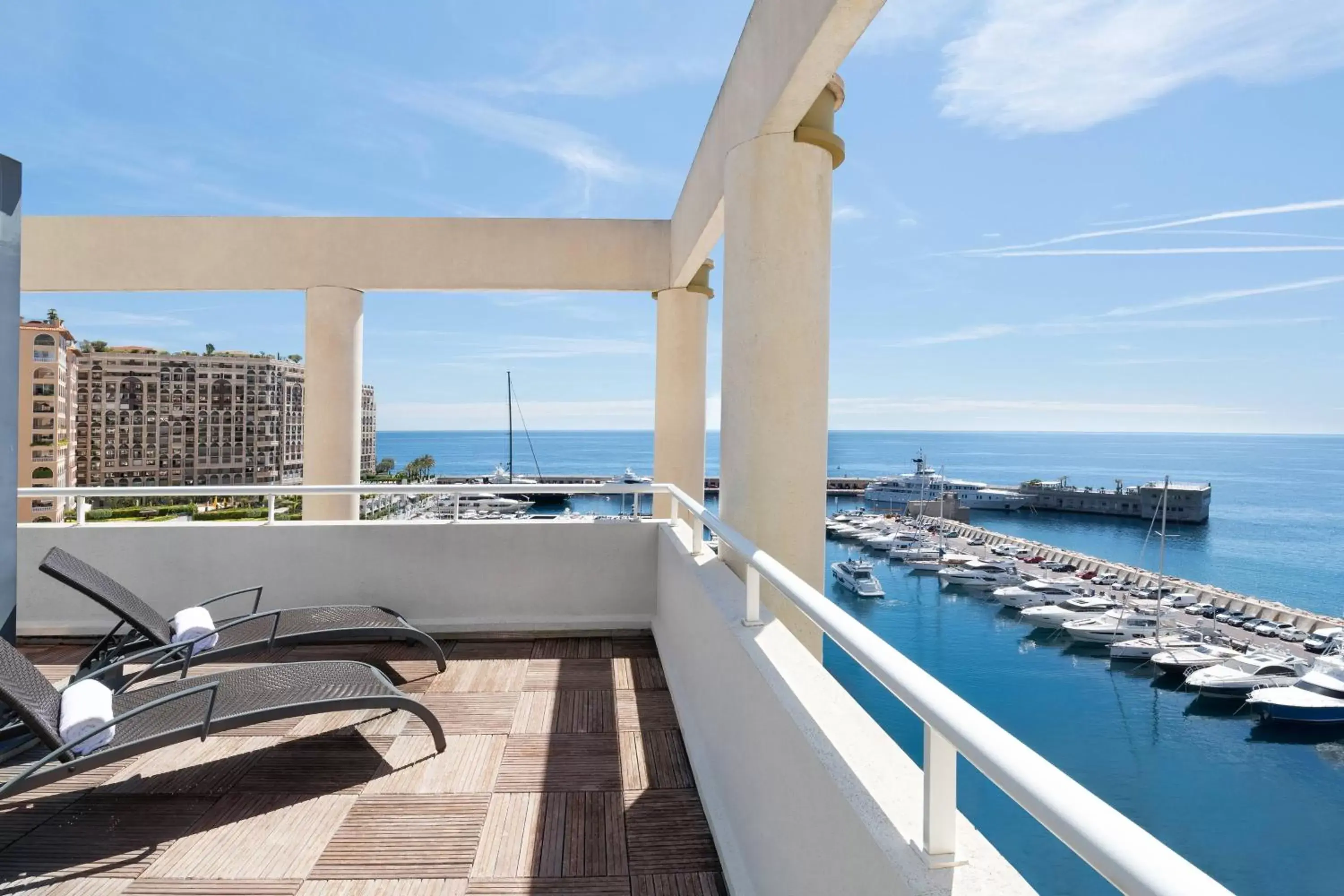 Photo of the whole room, Balcony/Terrace in Riviera Marriott Hotel La Porte De Monaco