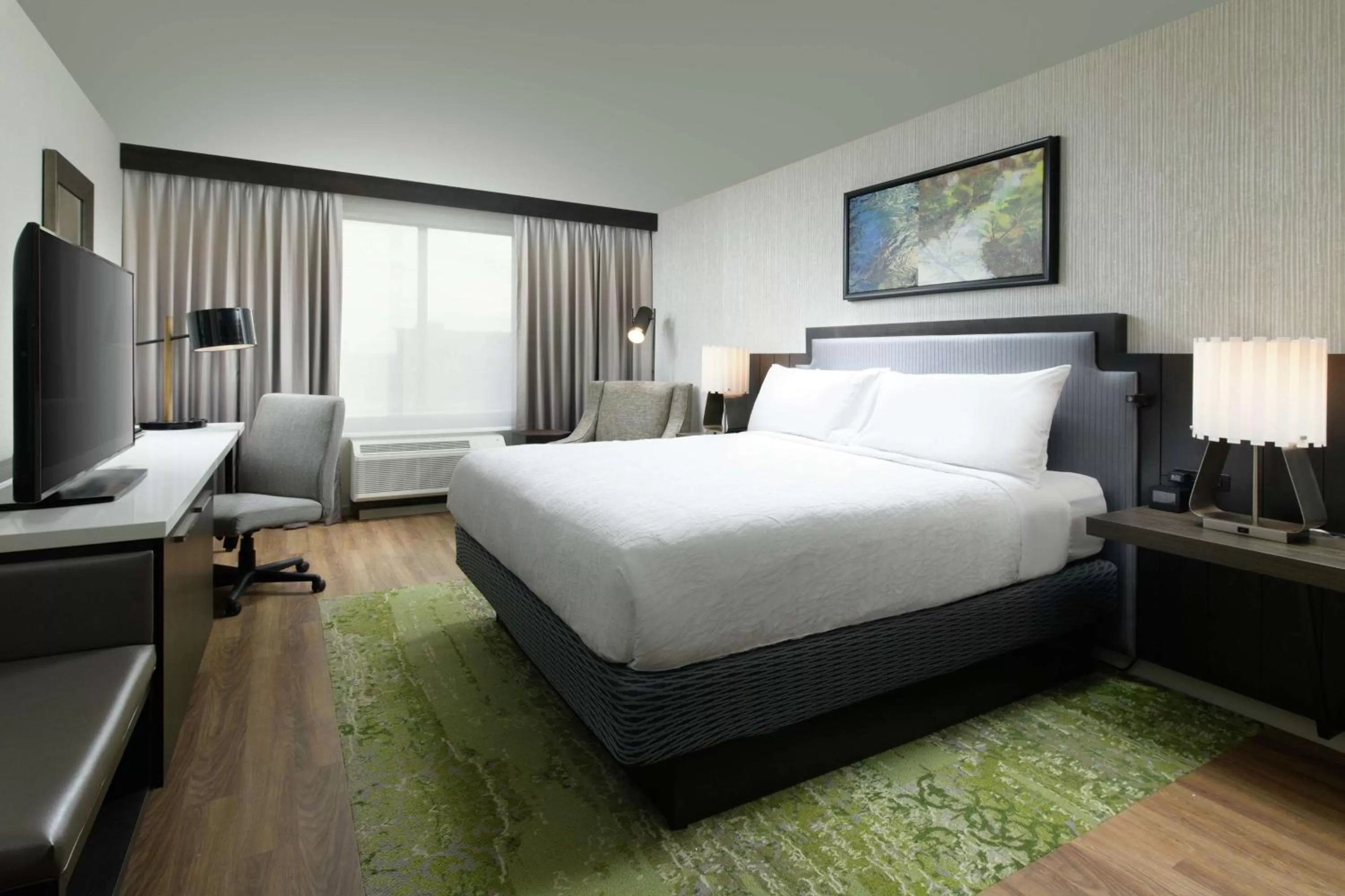 Bedroom, Bed in Hilton Garden Inn Memphis Downtown Beale Street