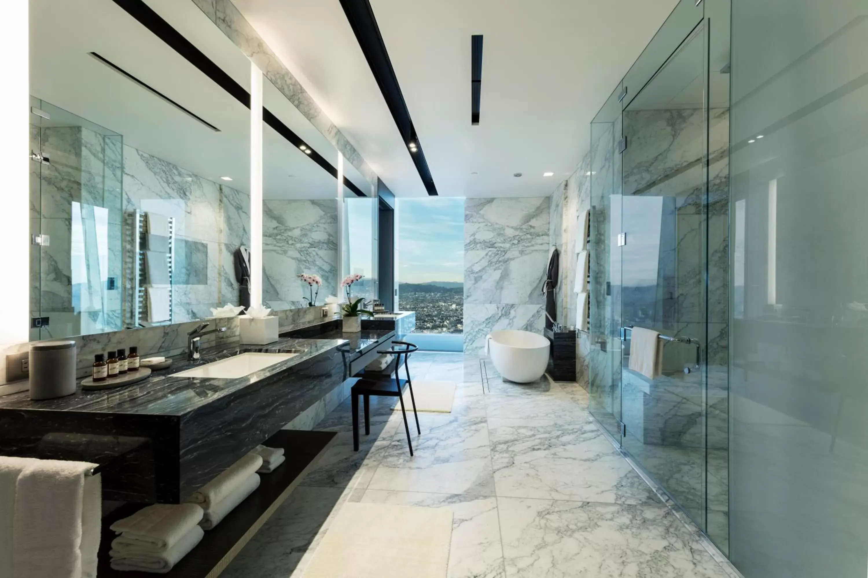 Photo of the whole room, Bathroom in InterContinental - Los Angeles Downtown, an IHG Hotel