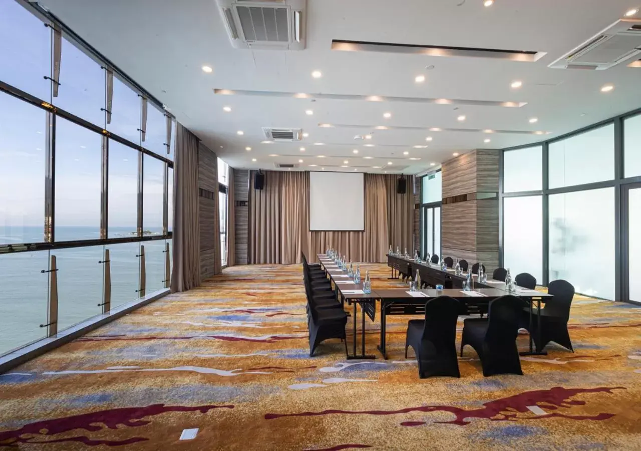 Meeting/conference room in Hompton Hotel by the Beach