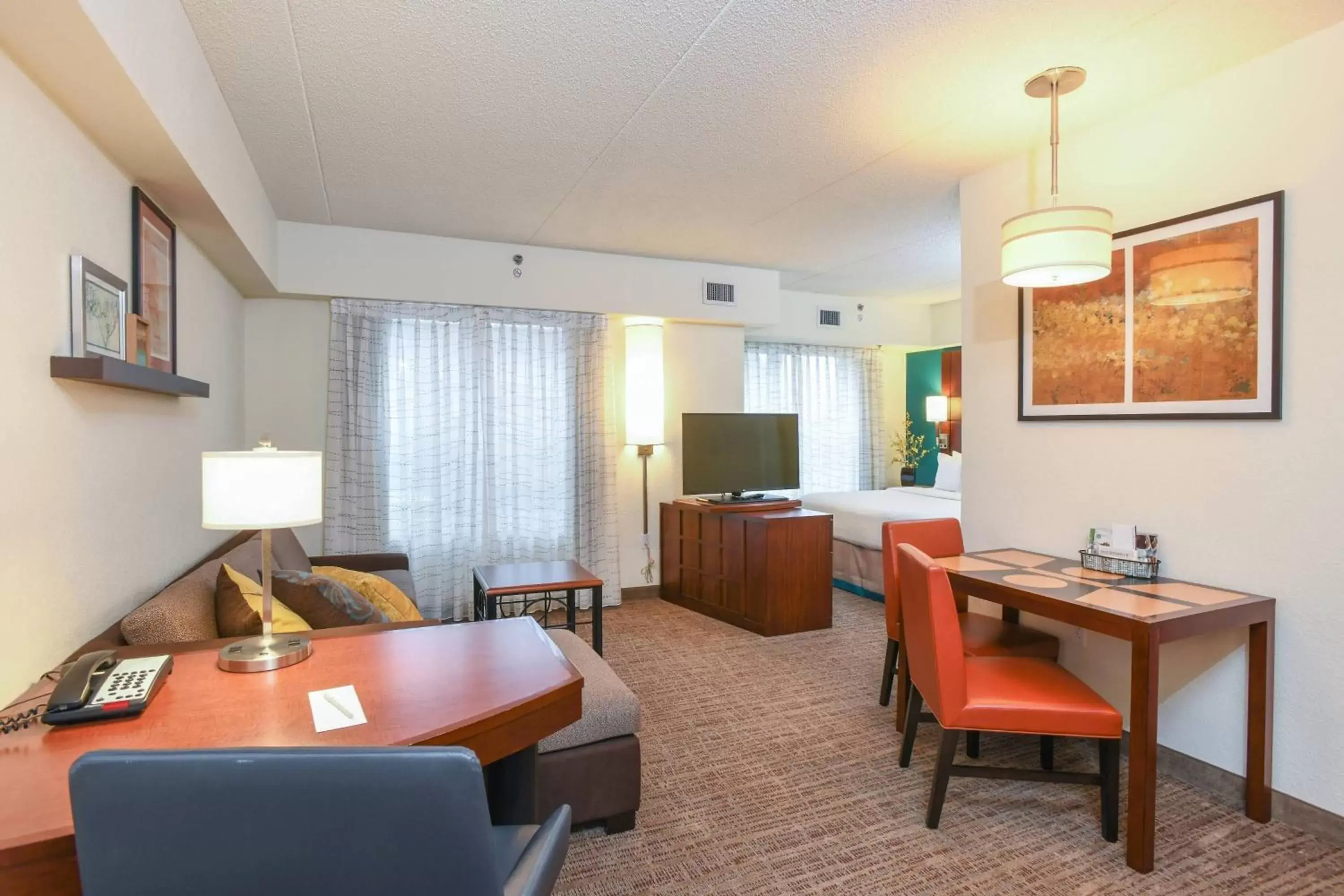 Photo of the whole room, TV/Entertainment Center in Residence Inn Cincinnati North West Chester