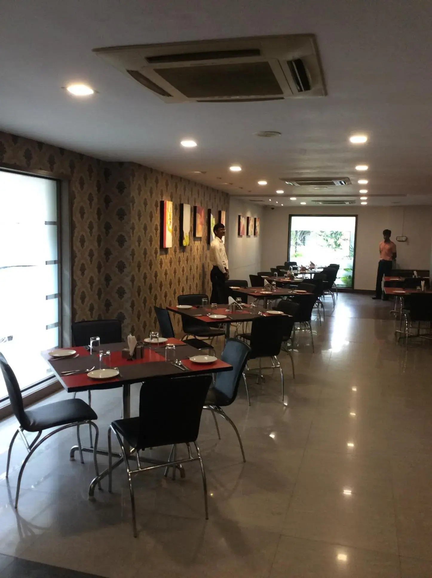 Restaurant/Places to Eat in The Lotus Apartment hotel, Burkit Road