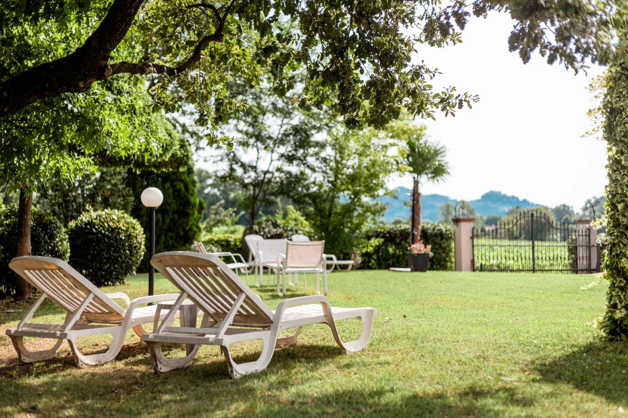 Garden view in B&B Sweet Dreams