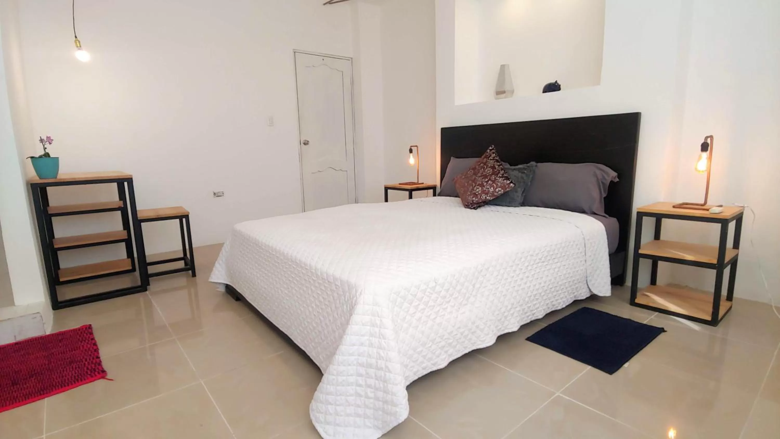 Bed in Pepe's House Guayaquil I Self Check-In MicroHotel