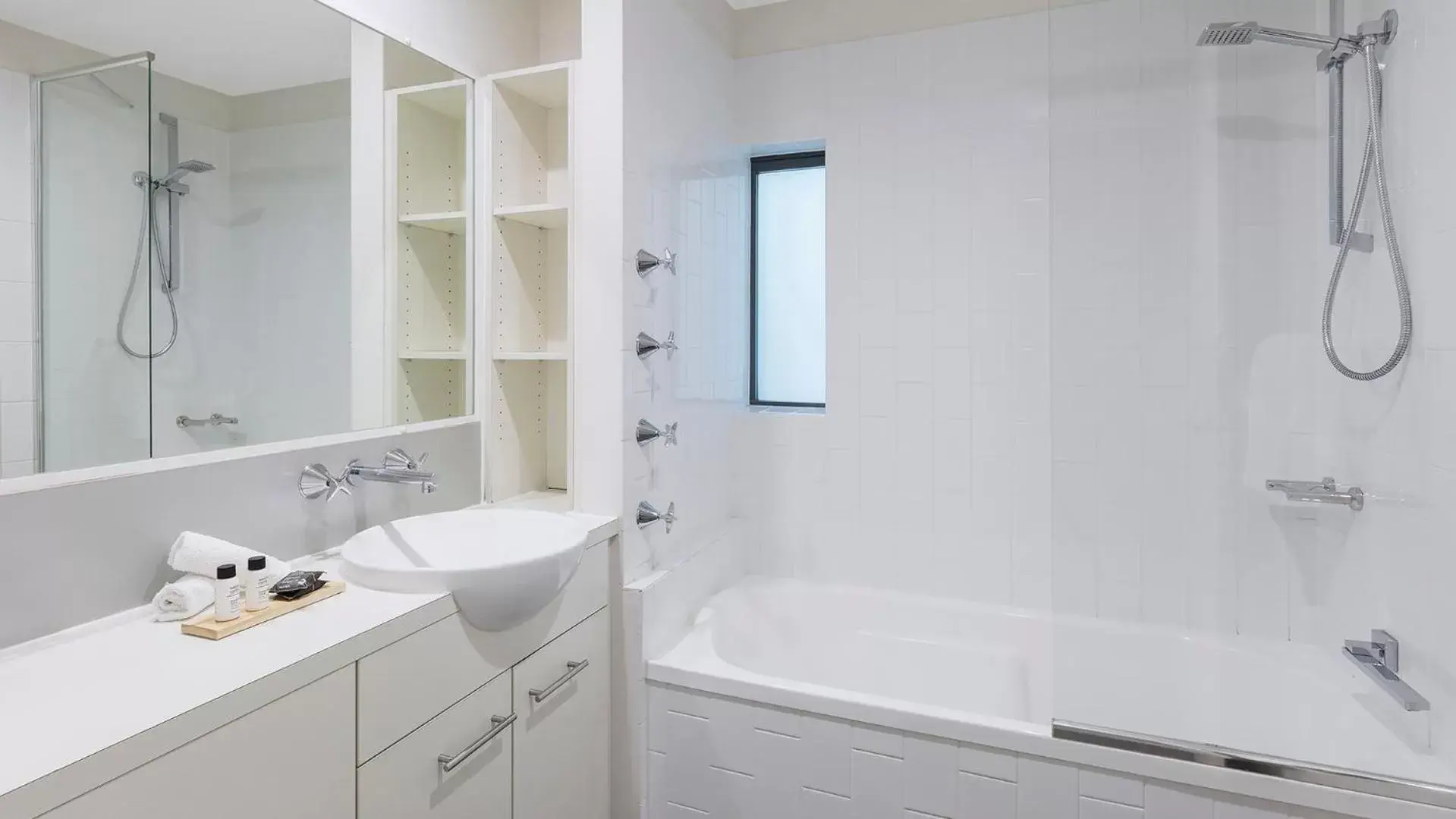 Shower, Bathroom in Oaks Brisbane on Margaret Suites