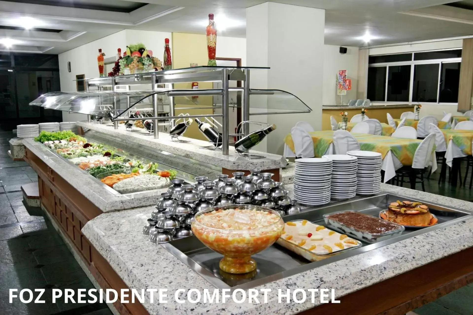 Dinner, Food in Foz Presidente Comfort Hotel