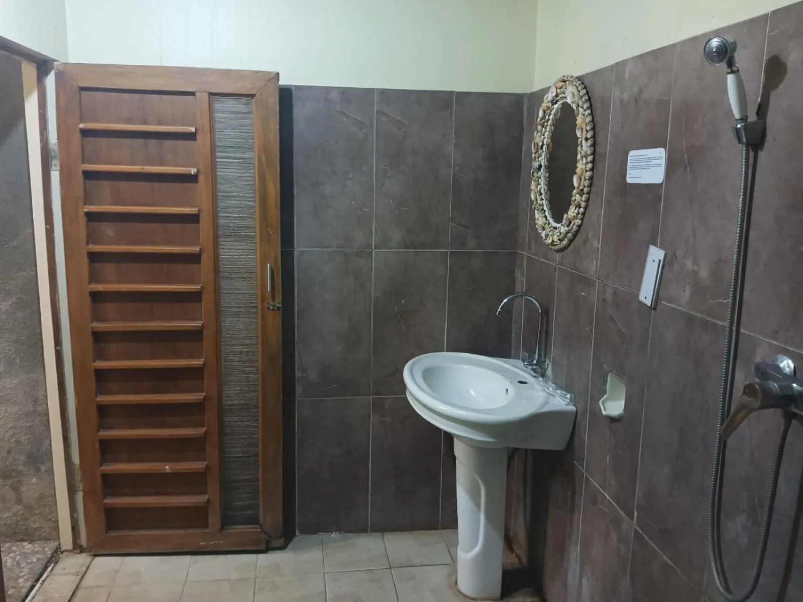 Shower in The Village Resort Bogor Powered by Archipelago